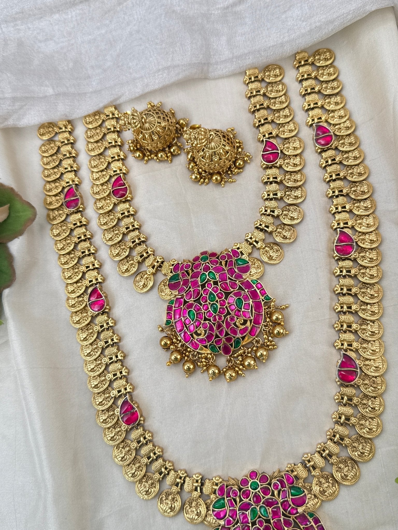 Luxurious Antique Kaasu Jadau Pendant Bridal Necklace Set 1023 - Mahilas