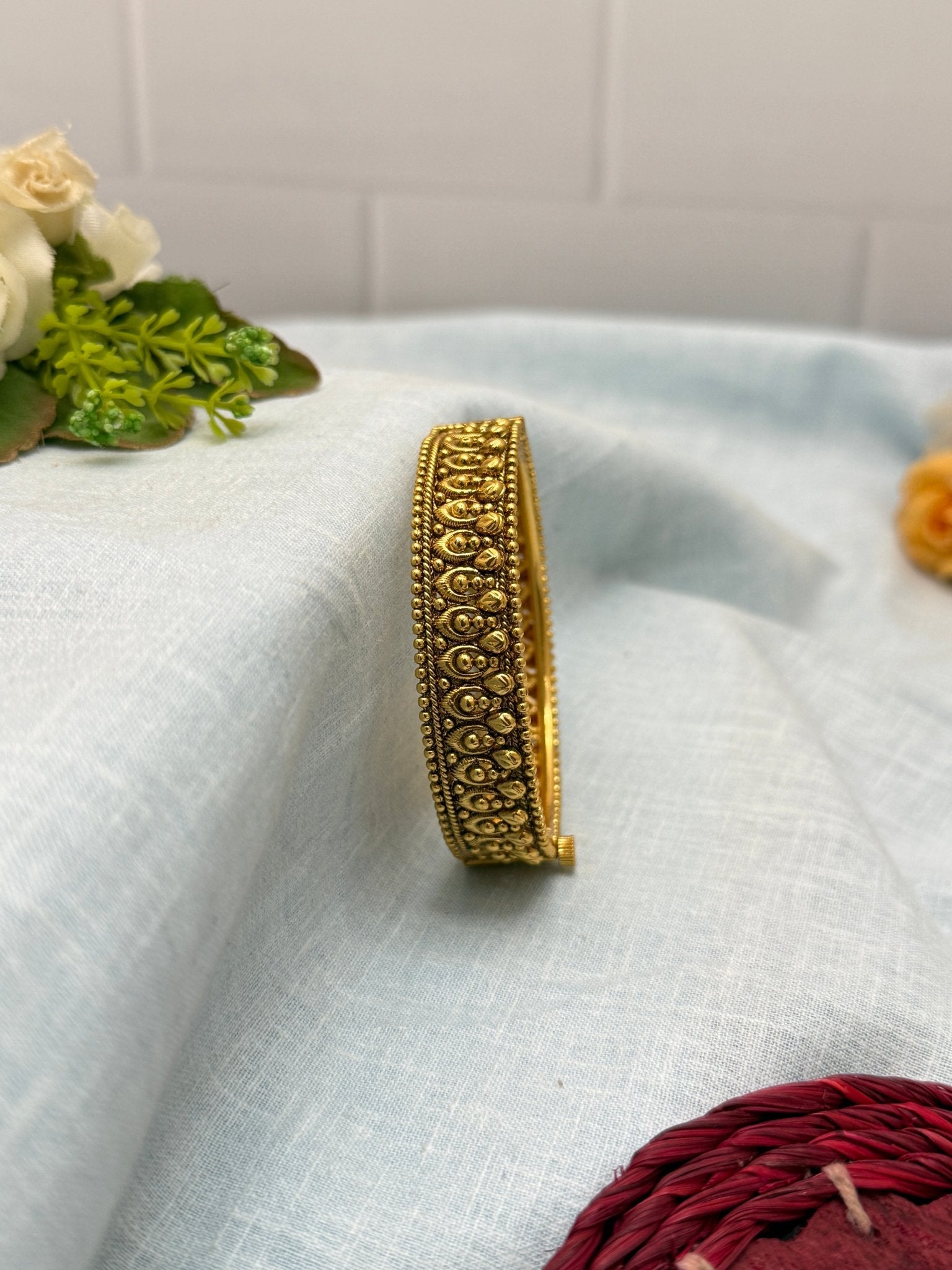 Luxurious Antique Kada Bangle 6969 - Mahilas