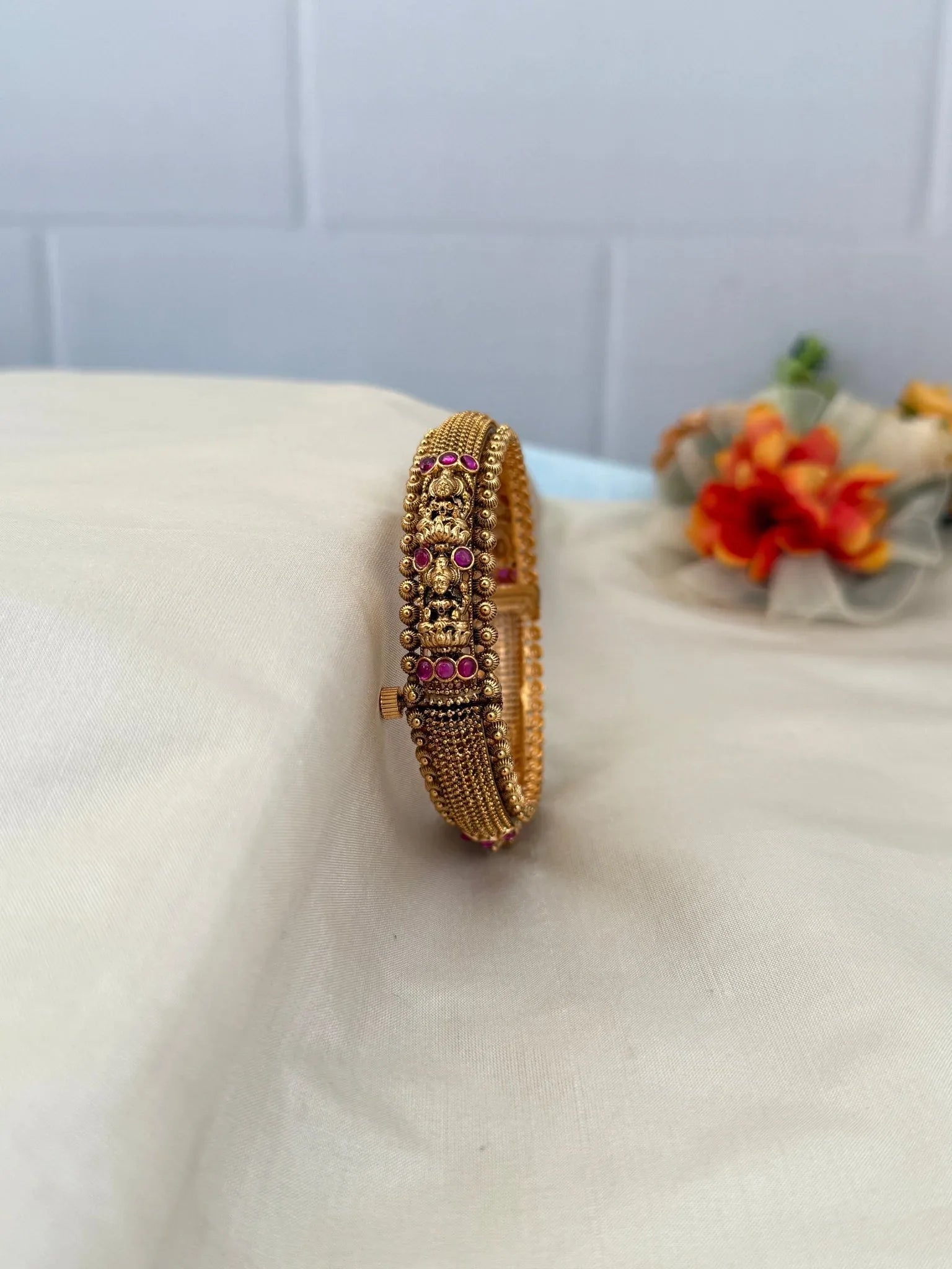 Luxurious Antique Kada Bangle 7016 - Mahilas