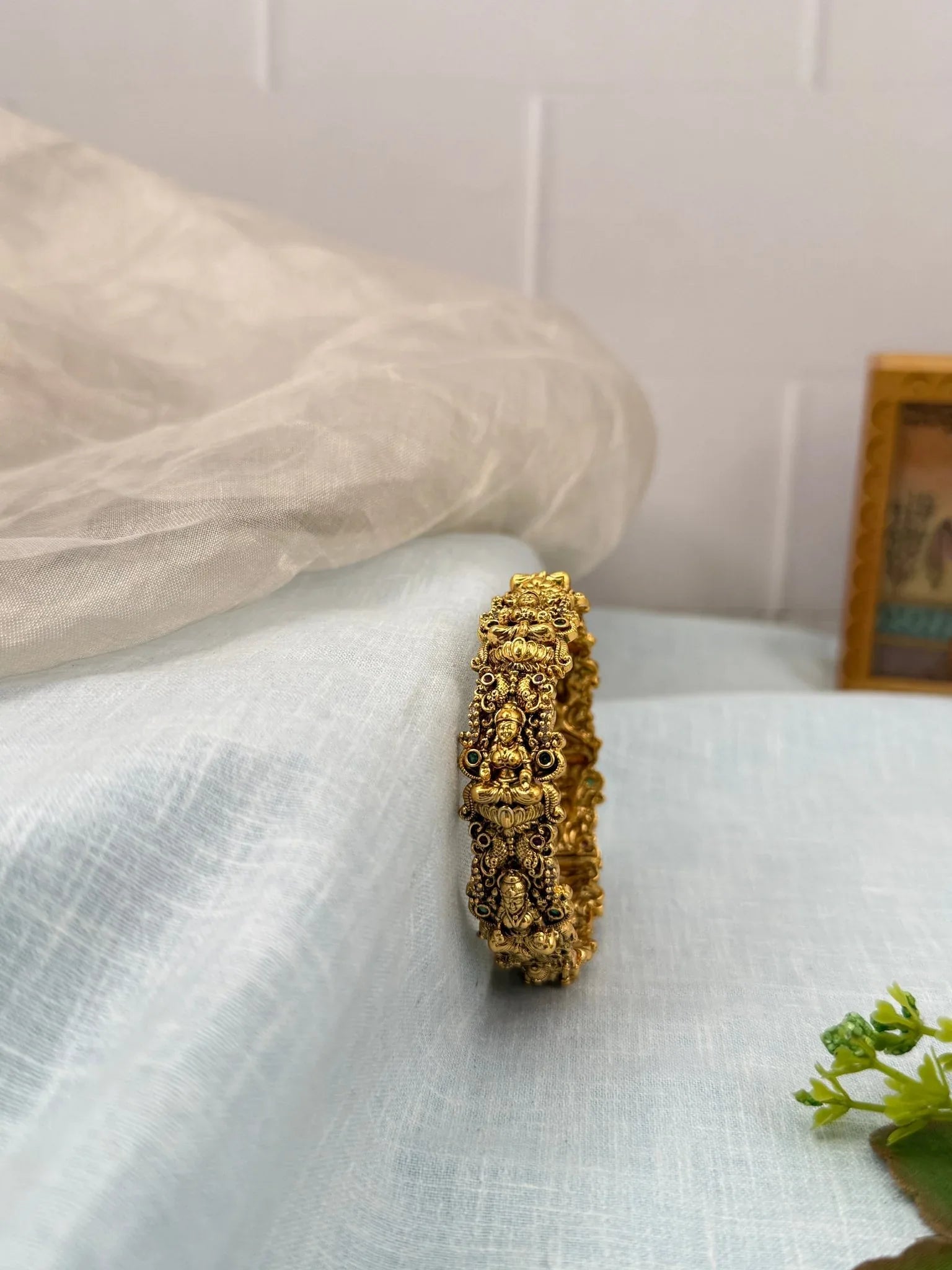 Luxurious Antique Kada Bangle 7028 - Mahilas