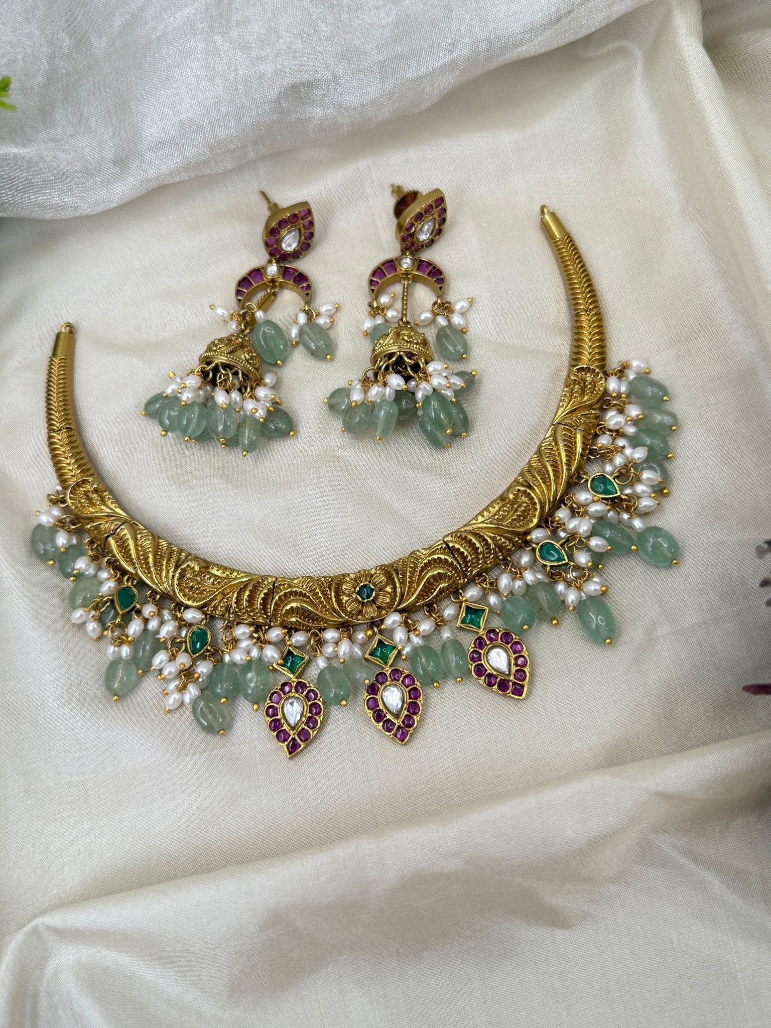 Luxurious Antique Kanti Short Necklace Set 0403 - Mahilas