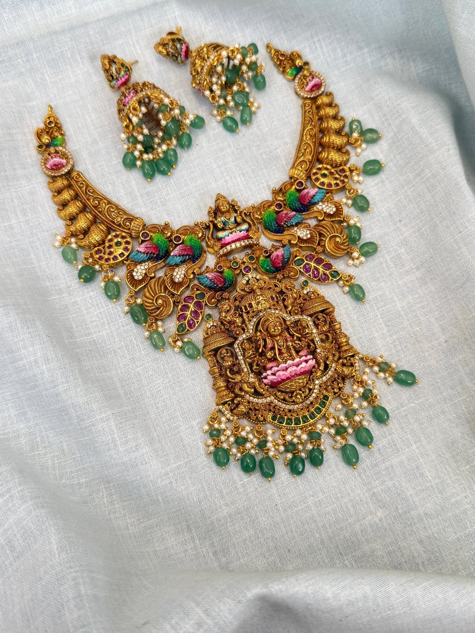 Luxurious Antique Kanti Style Lakshmi Short Necklace Set 0334 - Mahilas