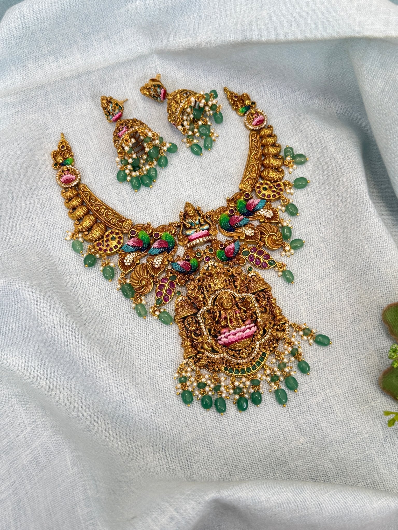 Luxurious Antique Kanti Style Lakshmi Short Necklace Set 0334 - Mahilas