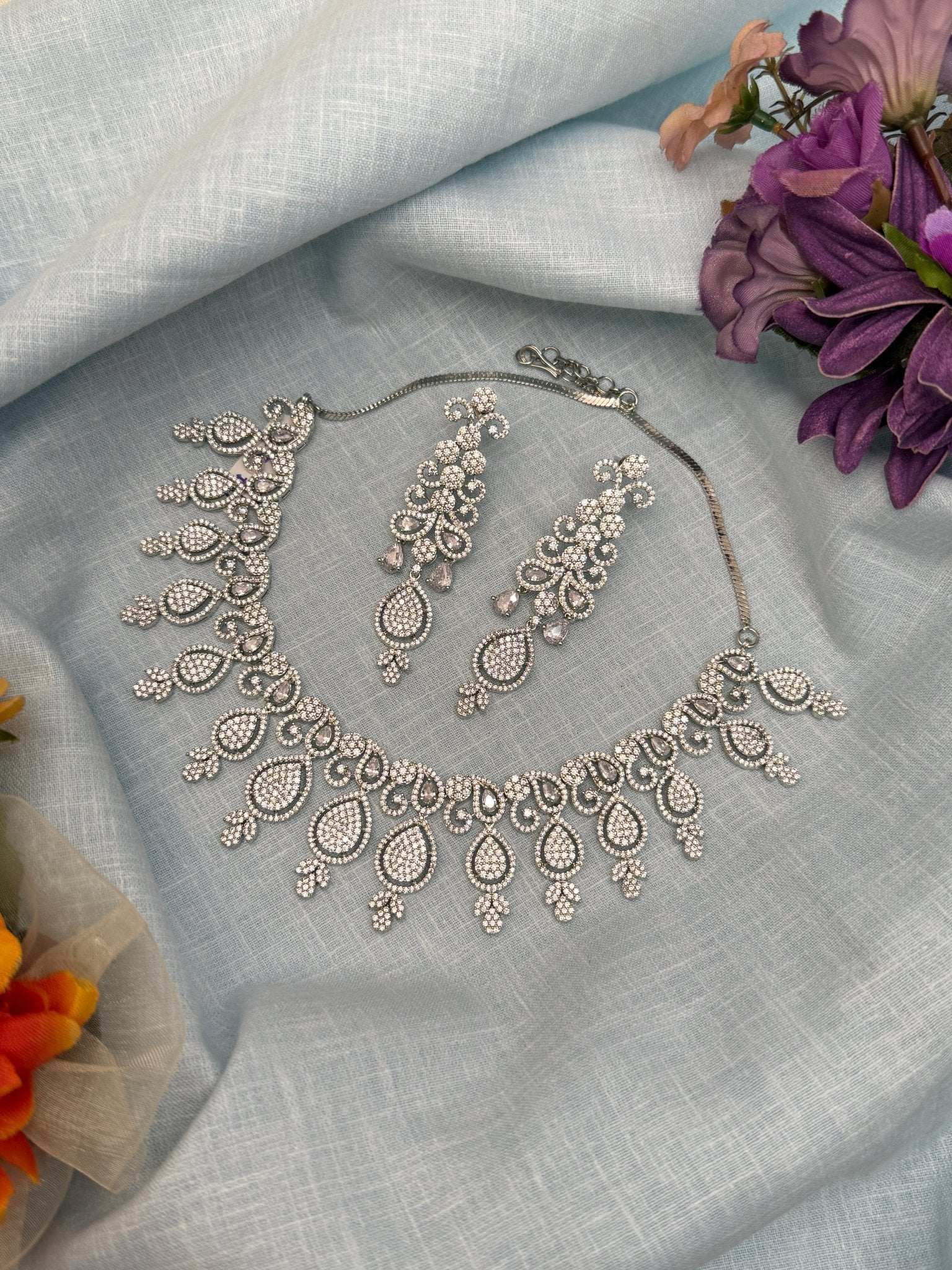 Luxurious Antique Kundan Necklace 0393 (4 Colours) - Mahilas