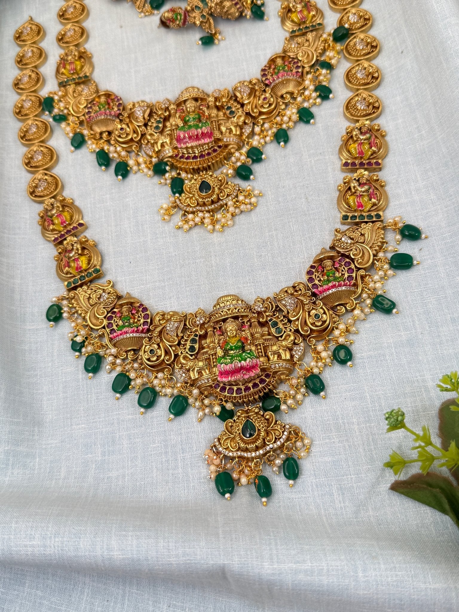 Luxurious Antique Lakshmi Bridal Necklace Set 0385 - Mahilas