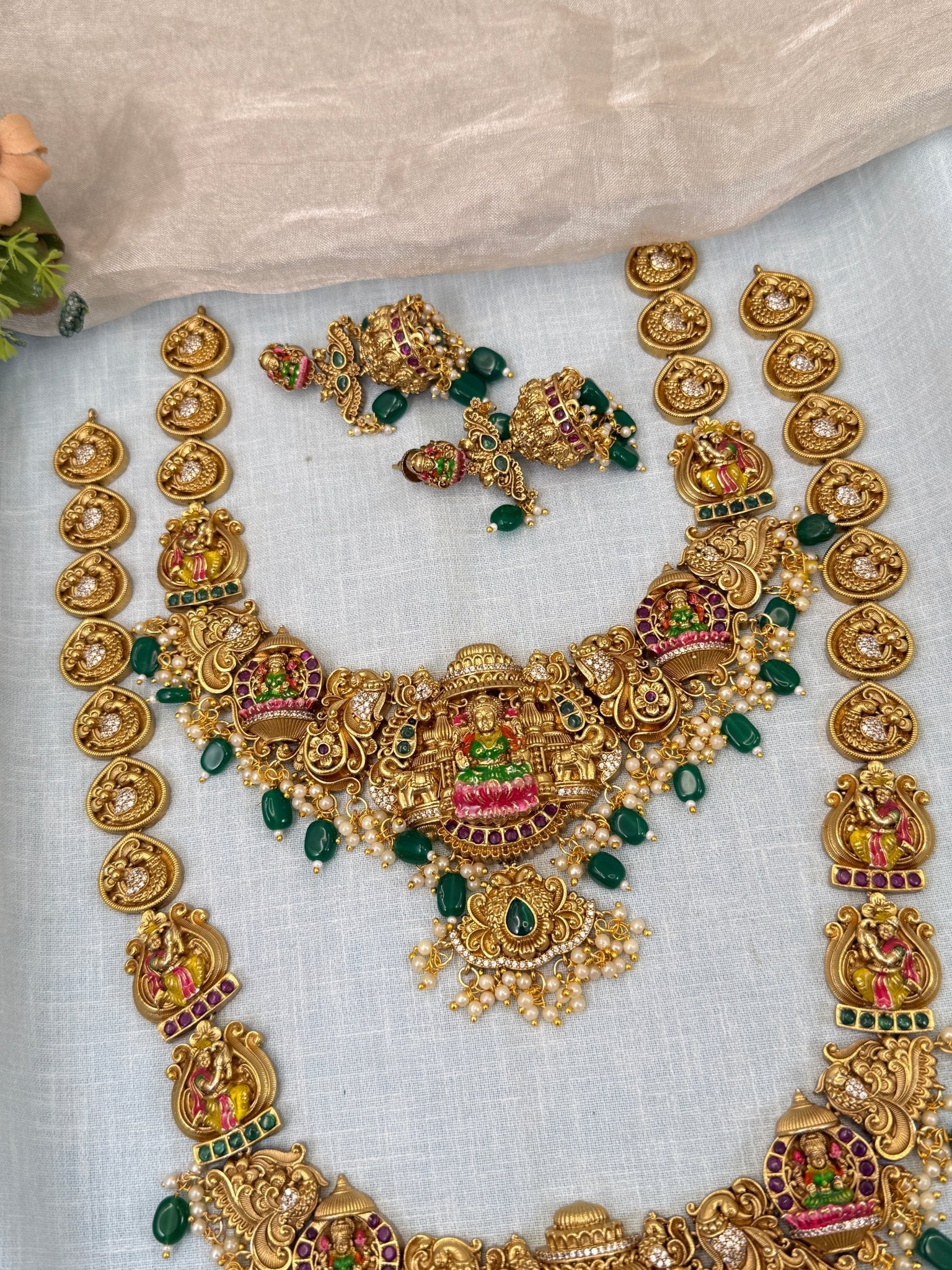 Luxurious Antique Lakshmi Bridal Necklace Set 0385 - Mahilas