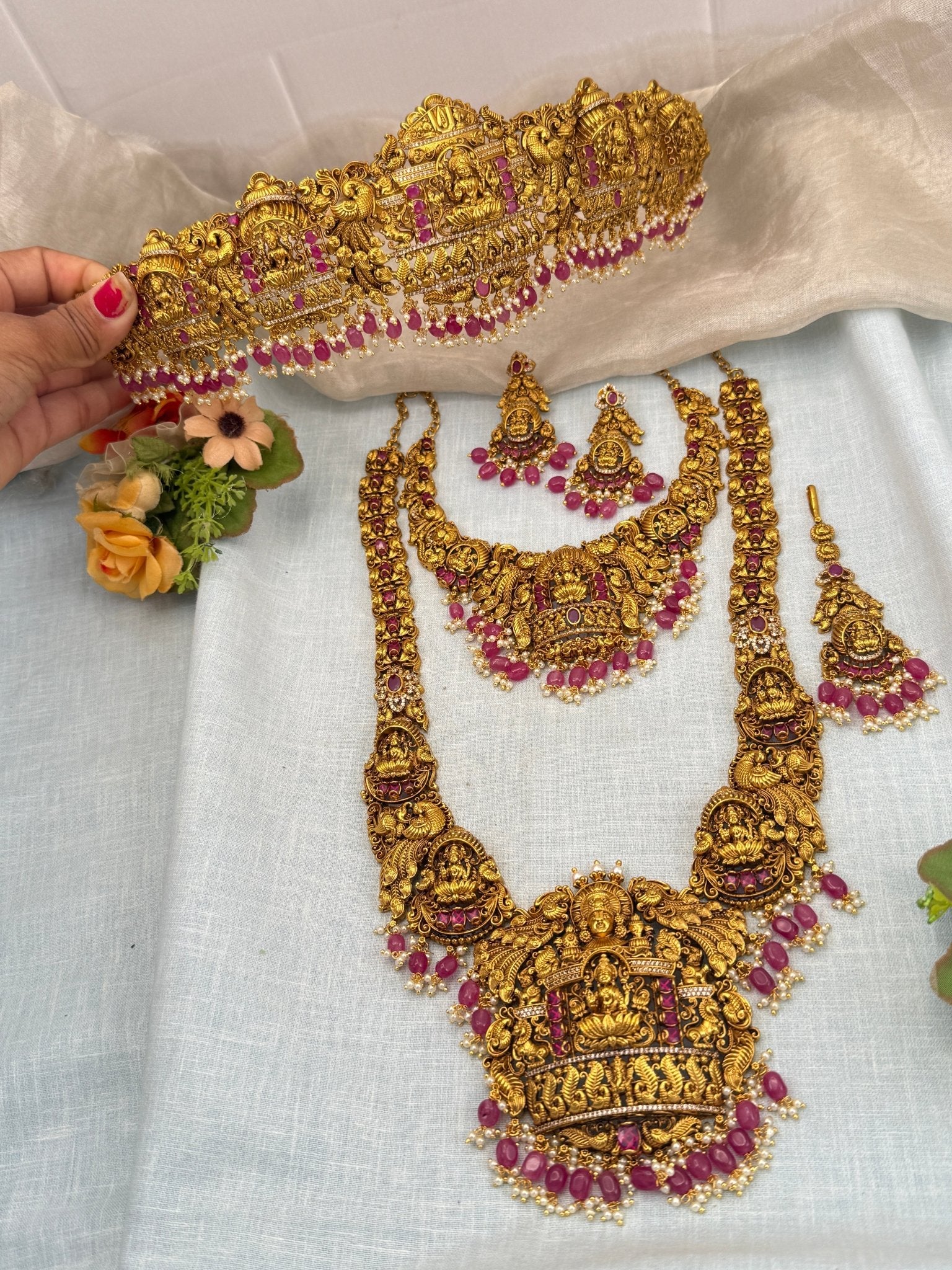 Luxurious Antique Lakshmi Bridal Necklace Set 0426 - Mahilas