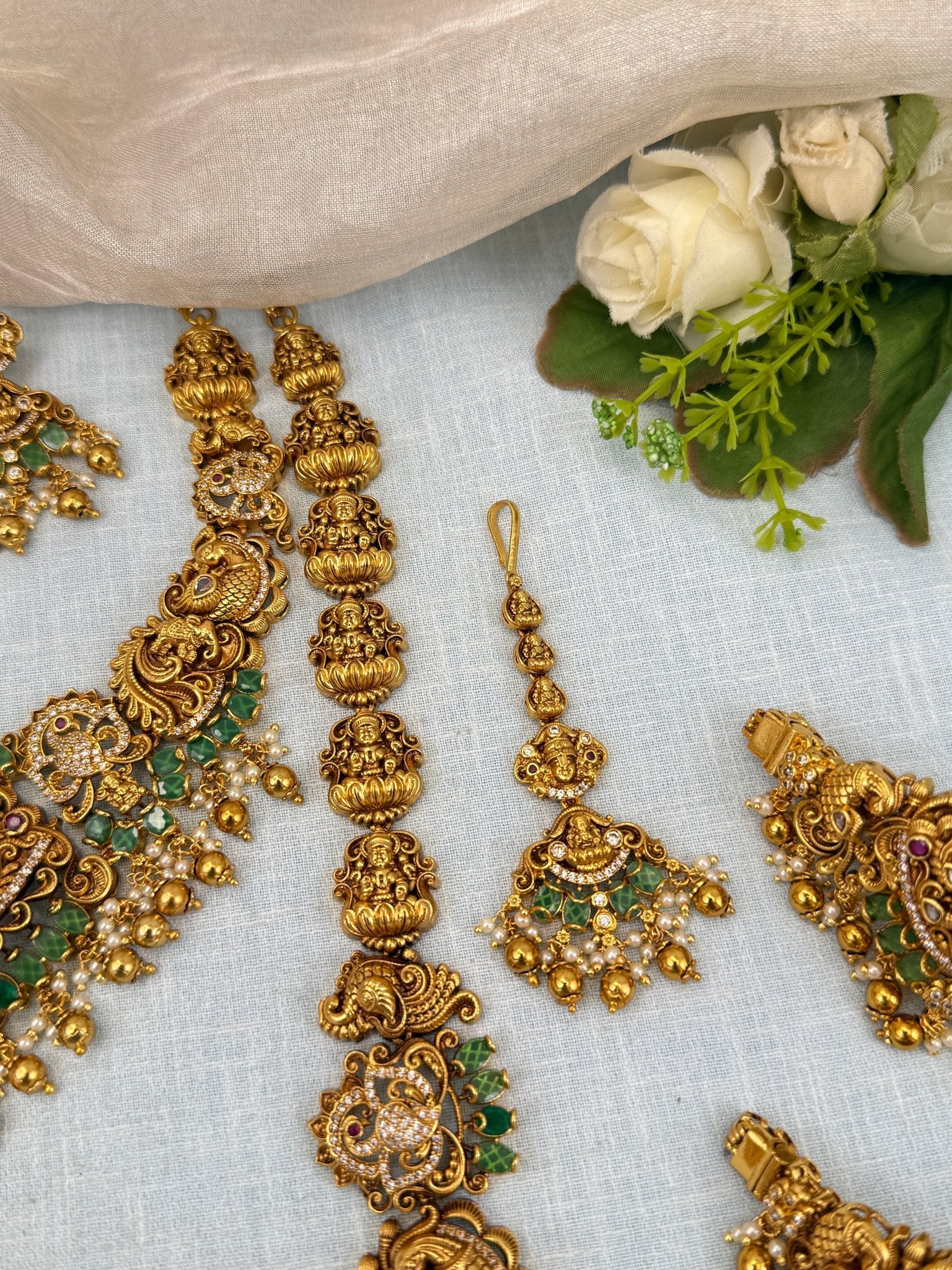 Luxurious Antique Lakshmi Bridal Necklace Set 0450 - Mahilas
