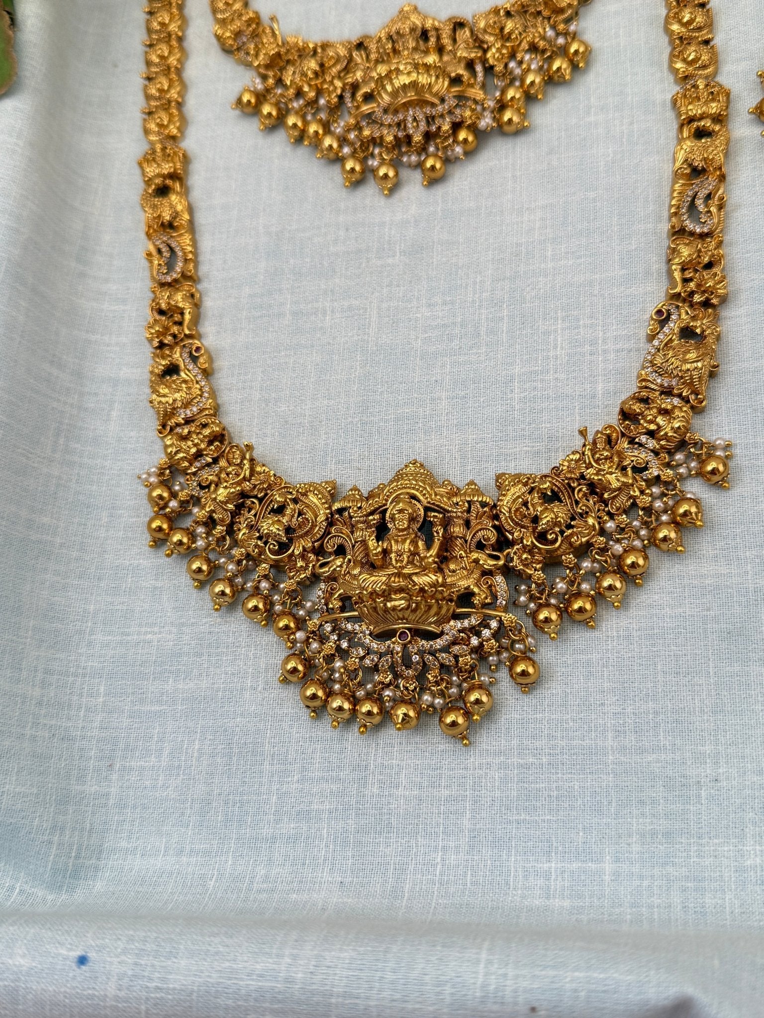 Luxurious Antique Lakshmi Bridal Necklace Set 0687 - Mahilas