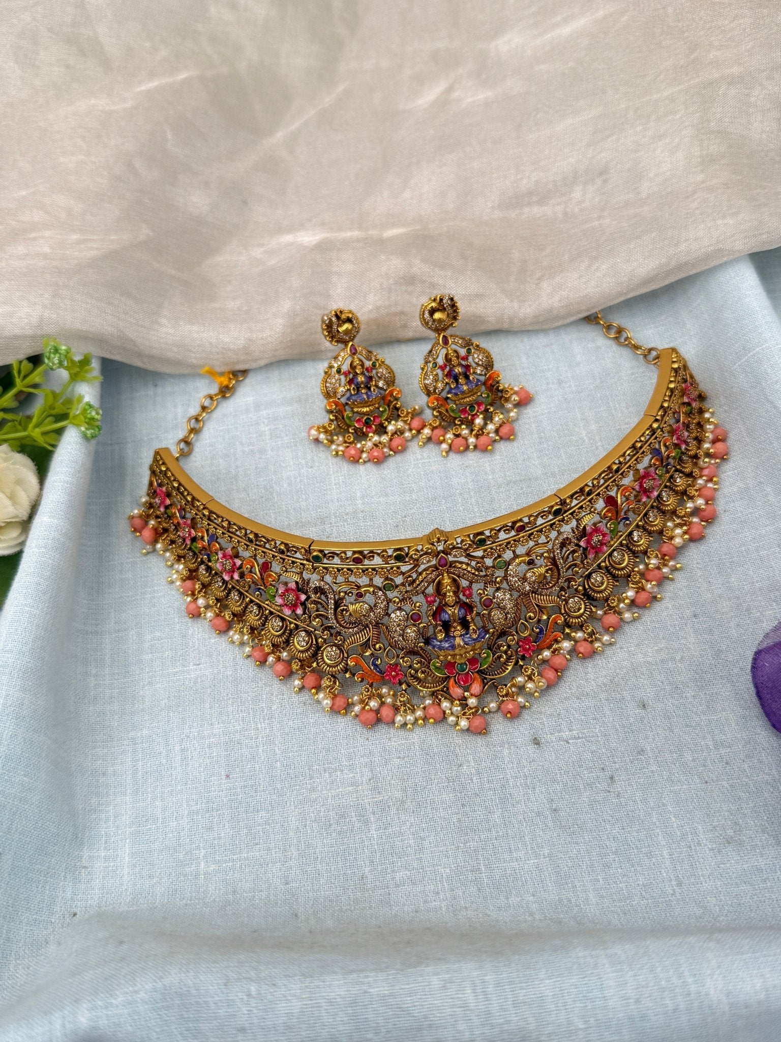 Luxurious Antique Lakshmi Choker Hand Painted Necklace Set 0466 - Mahilas