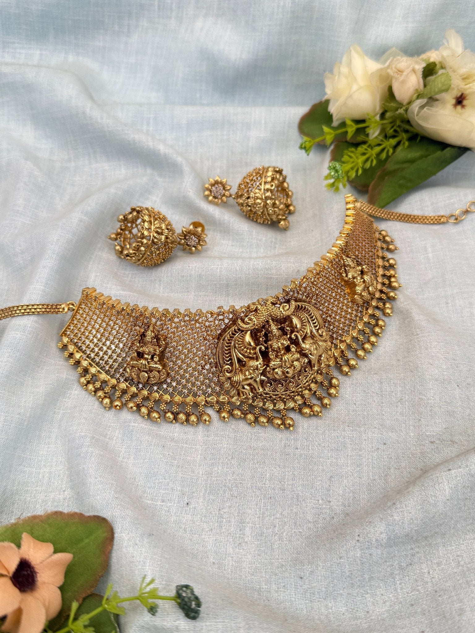 Luxurious Antique Lakshmi Choker Necklace Set 0305 - Mahilas