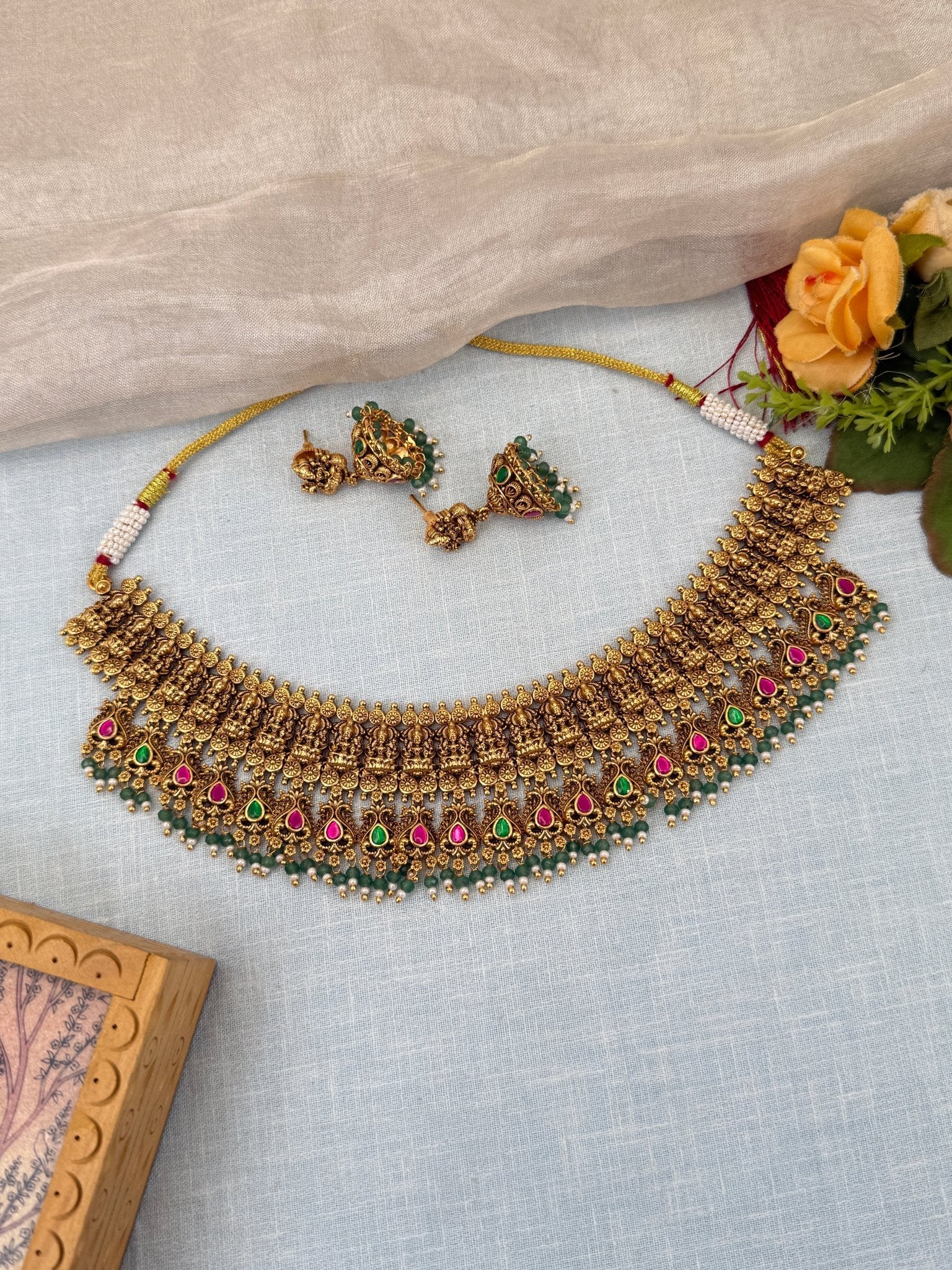 Luxurious Antique Lakshmi Choker Necklace Set 0550 - Mahilas