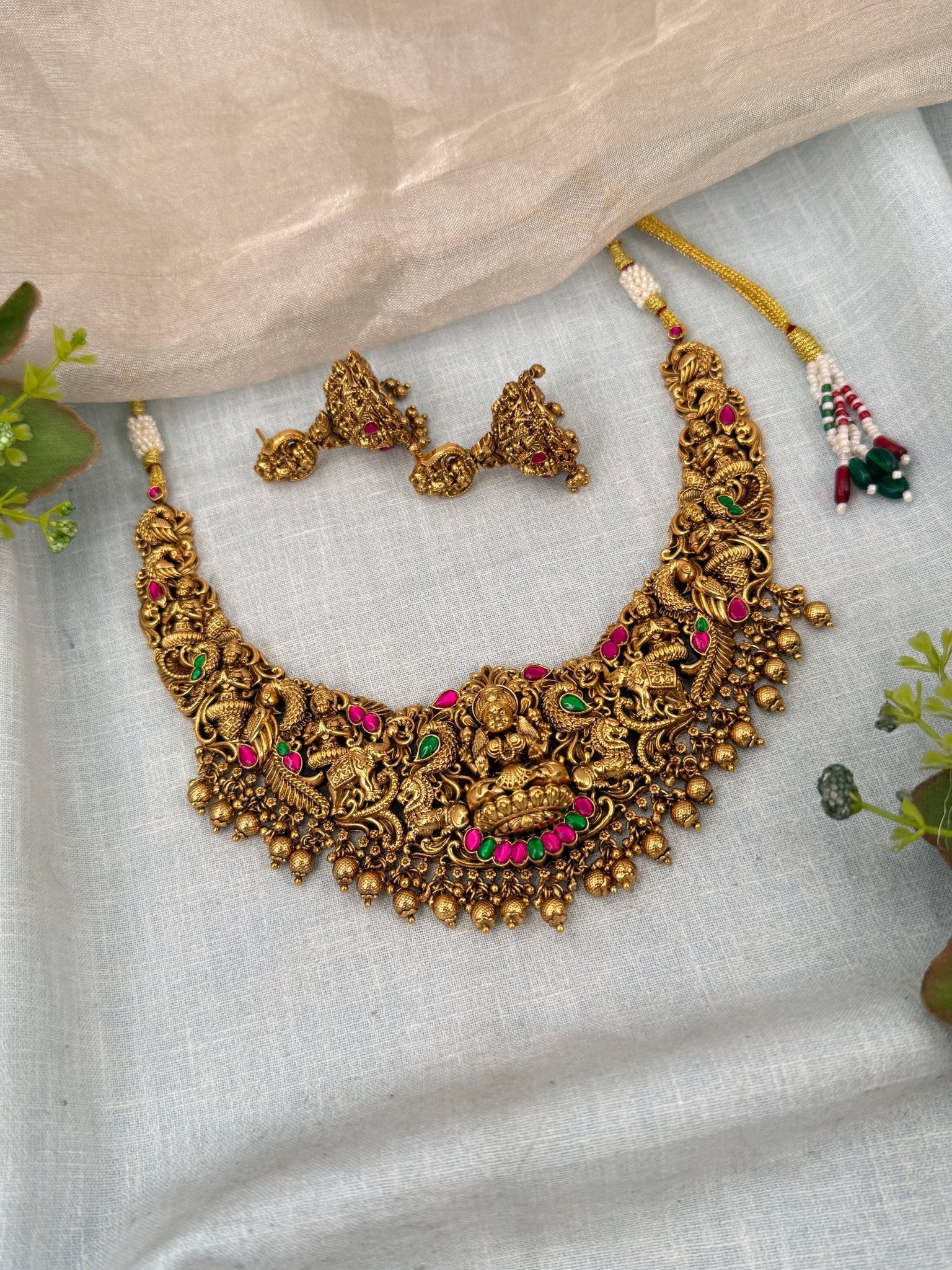 Luxurious Antique Lakshmi Short Necklace Set 0367 - Mahilas