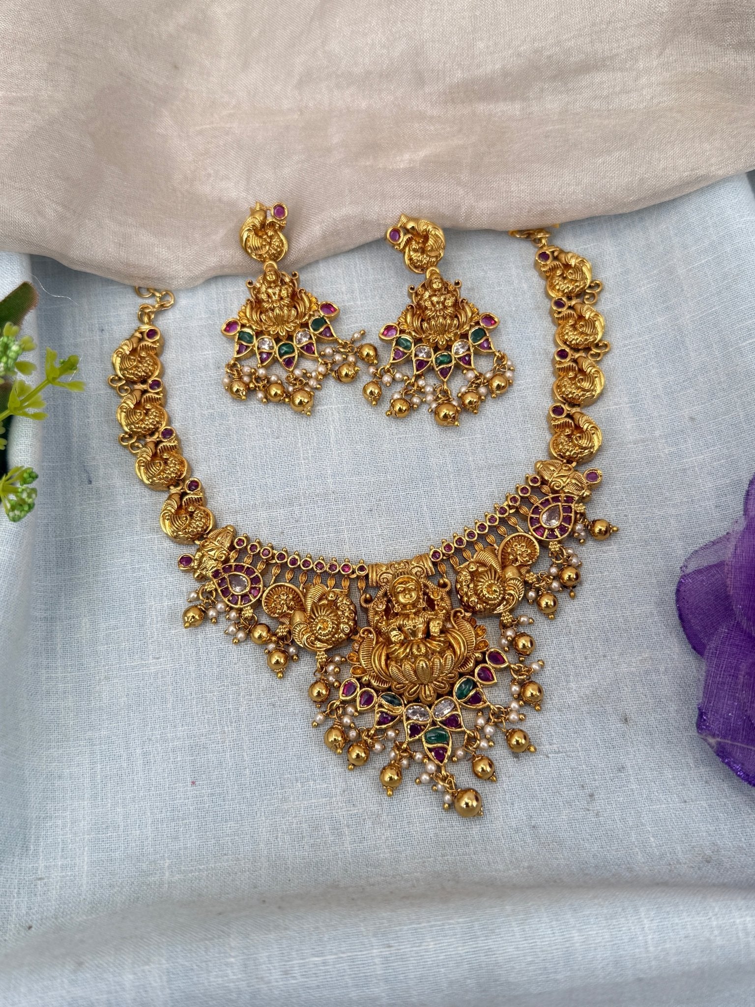 Luxurious Antique Lakshmi Short Necklace Set 0462 - Mahilas