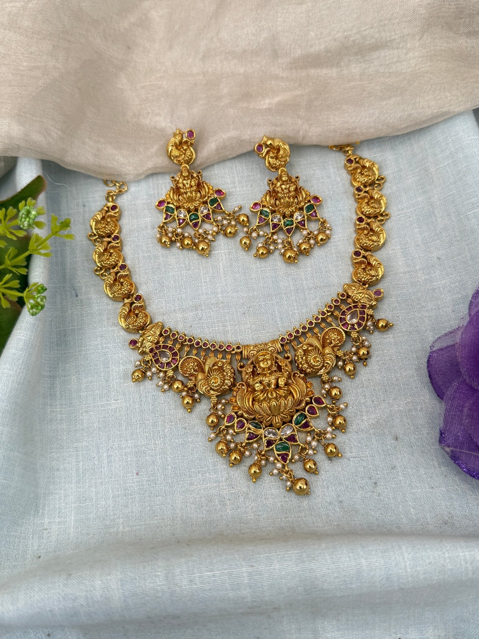 Luxurious Antique Lakshmi Short Necklace Set 0462 - Mahilas