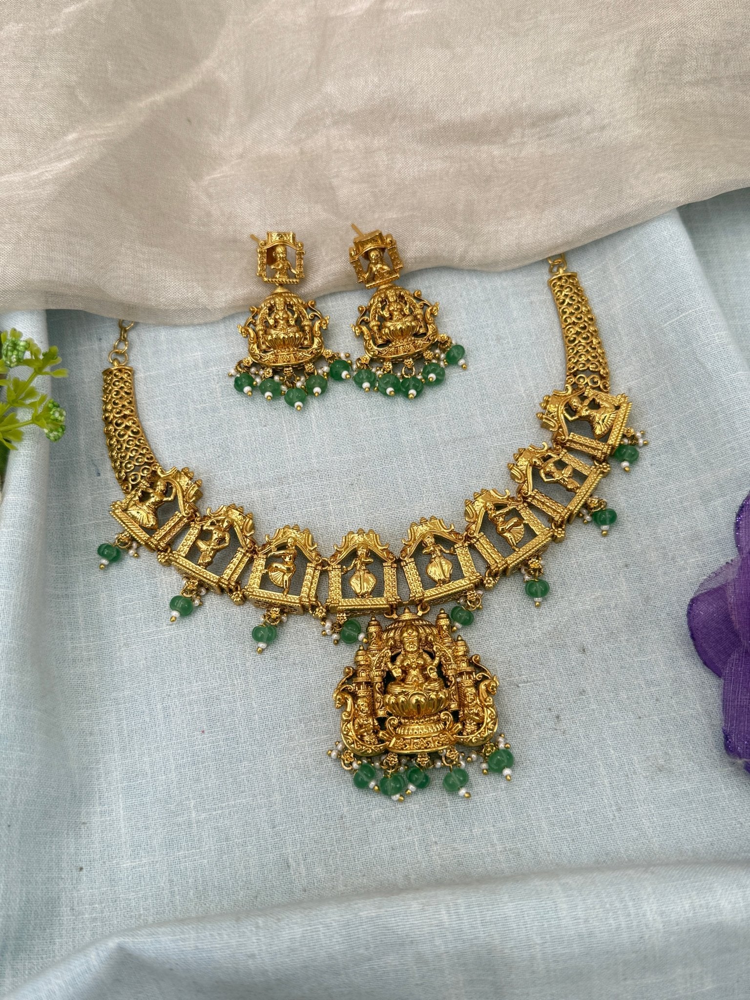 Luxurious Antique Lakshmi Short Necklace Set 0467 - Mahilas