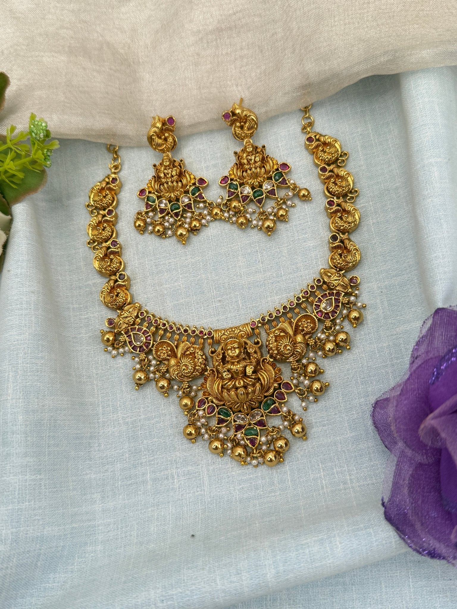 Luxurious Antique Lakshmi Stone Short Necklace Set 0677 - Mahilas