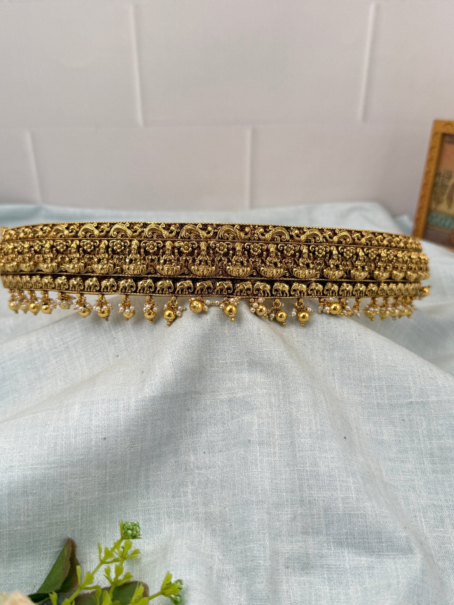 Luxurious Antique Lakshmi Vaddanam Kamarbandh 7258 - Mahilas