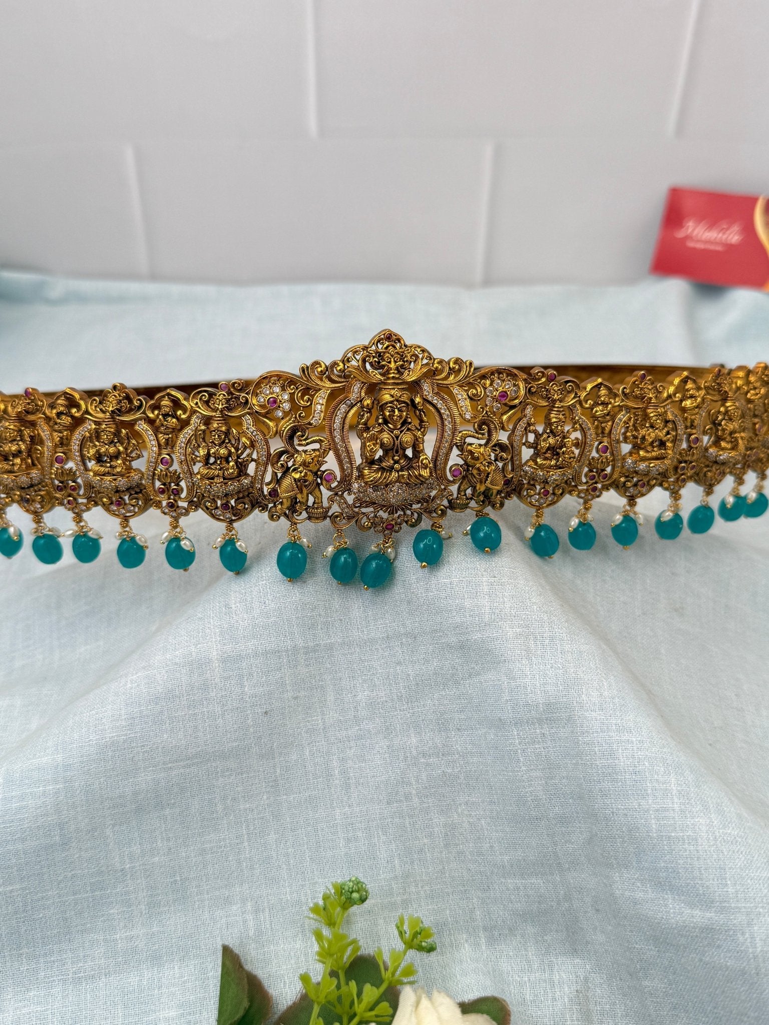 Luxurious Antique Lakshmi Vaddanam Kamarbandh 7261 - Mahilas