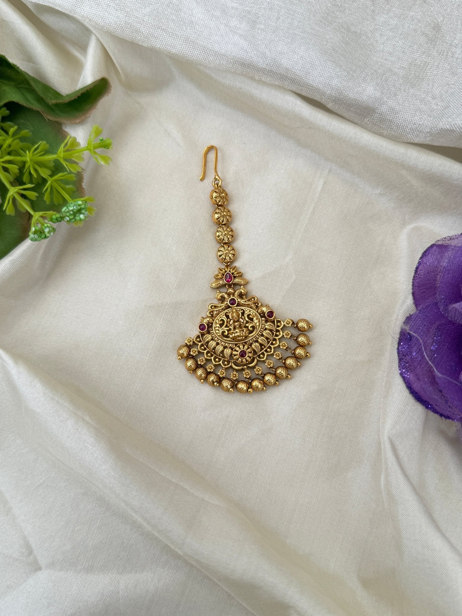 Luxurious Antique Maang Tikka 456 - Mahilas