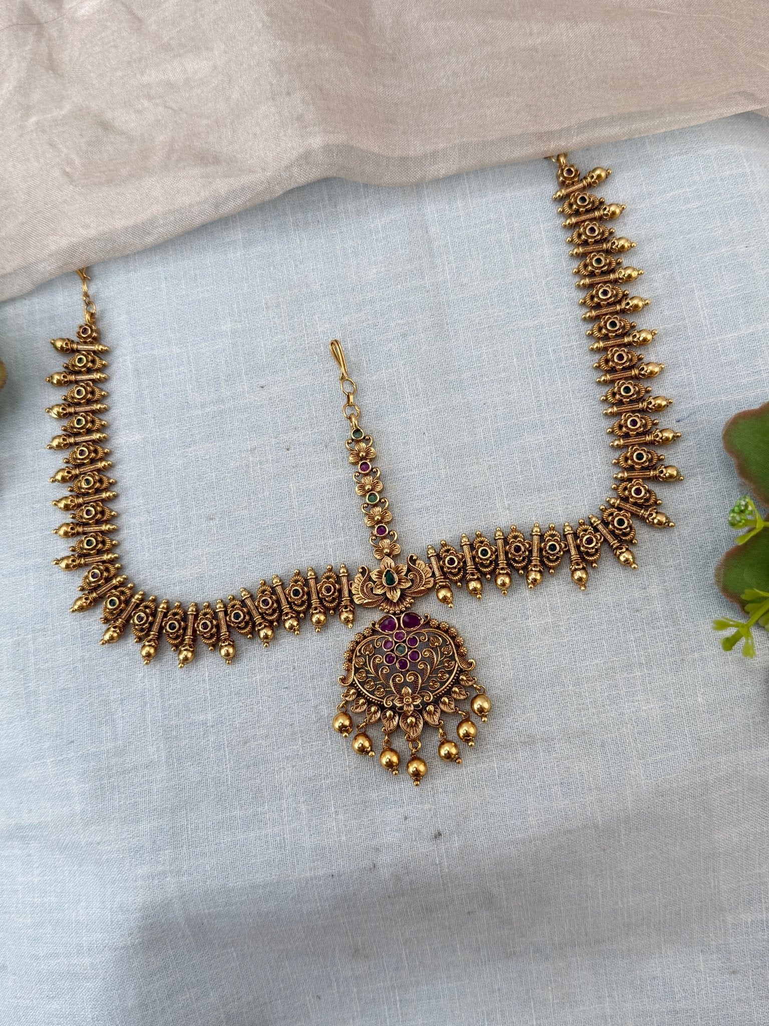 Luxurious Antique Maang Tikka Mathapatti 520 - Mahilas