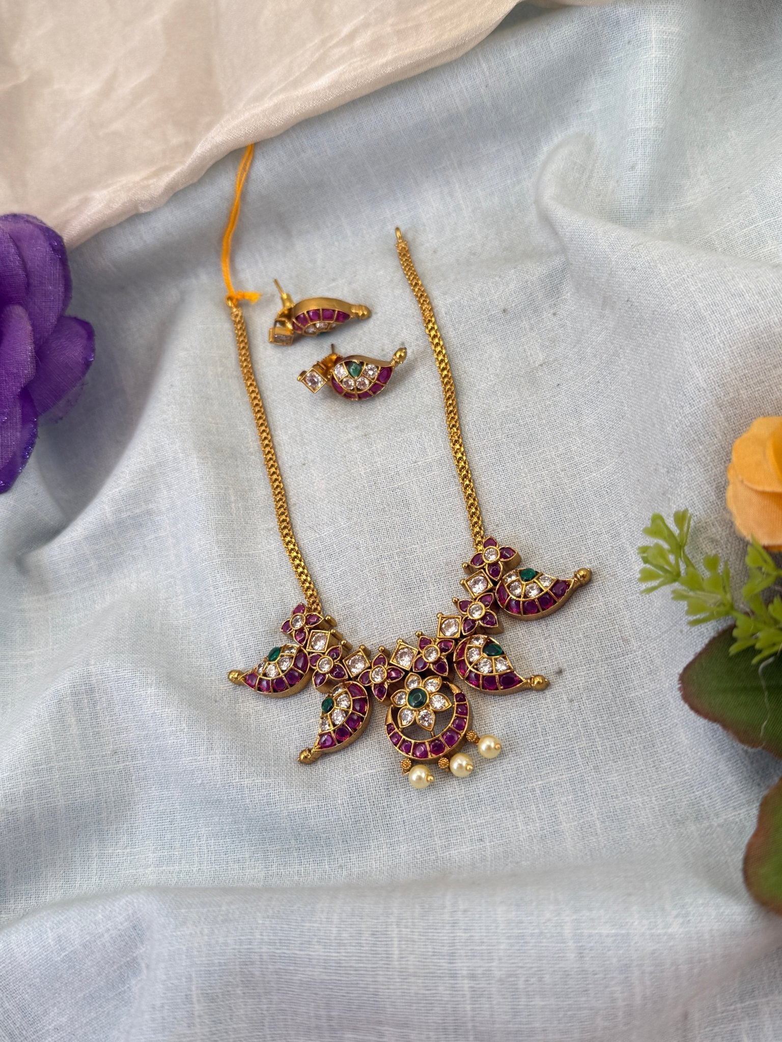 Luxurious Antique Mango Short Necklace Set 0849 - Mahilas