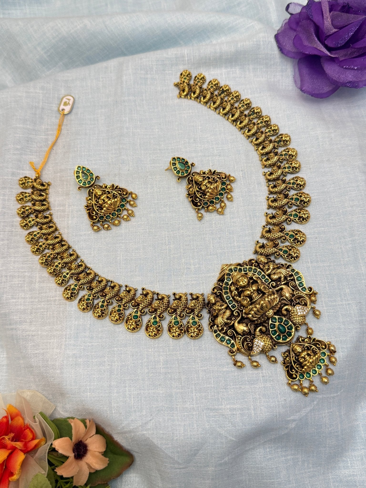 Luxurious Antique Medium Short Necklace Set 517 - Mahilas