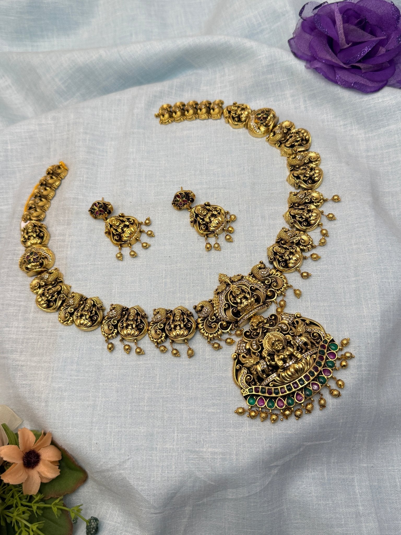 Luxurious Antique Medium Short Necklace Set 522 - Mahilas