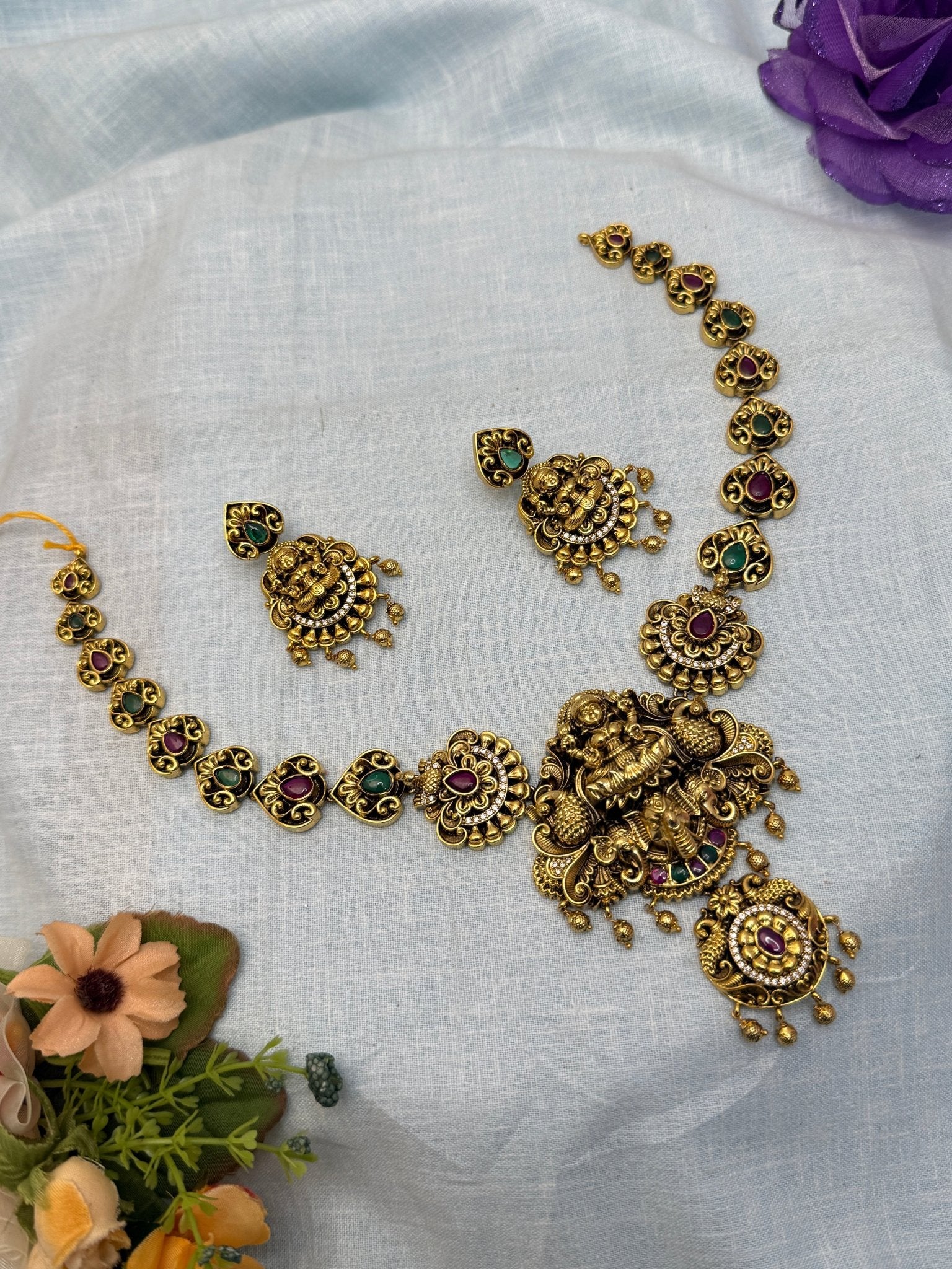 Luxurious Antique Medium Short Necklace Set 535 - Mahilas