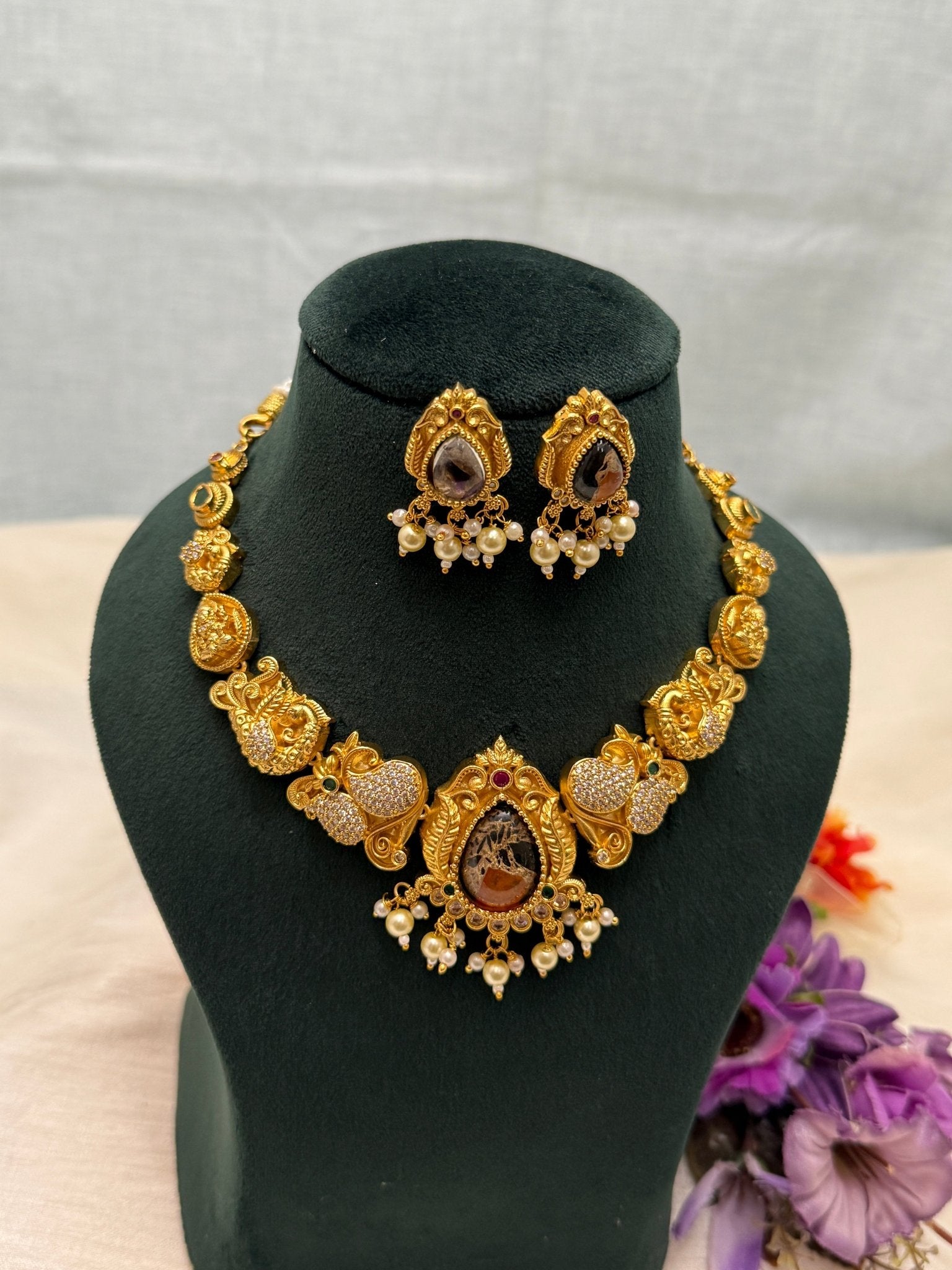 Luxurious Antique Necklace Set 632 - Mahilas