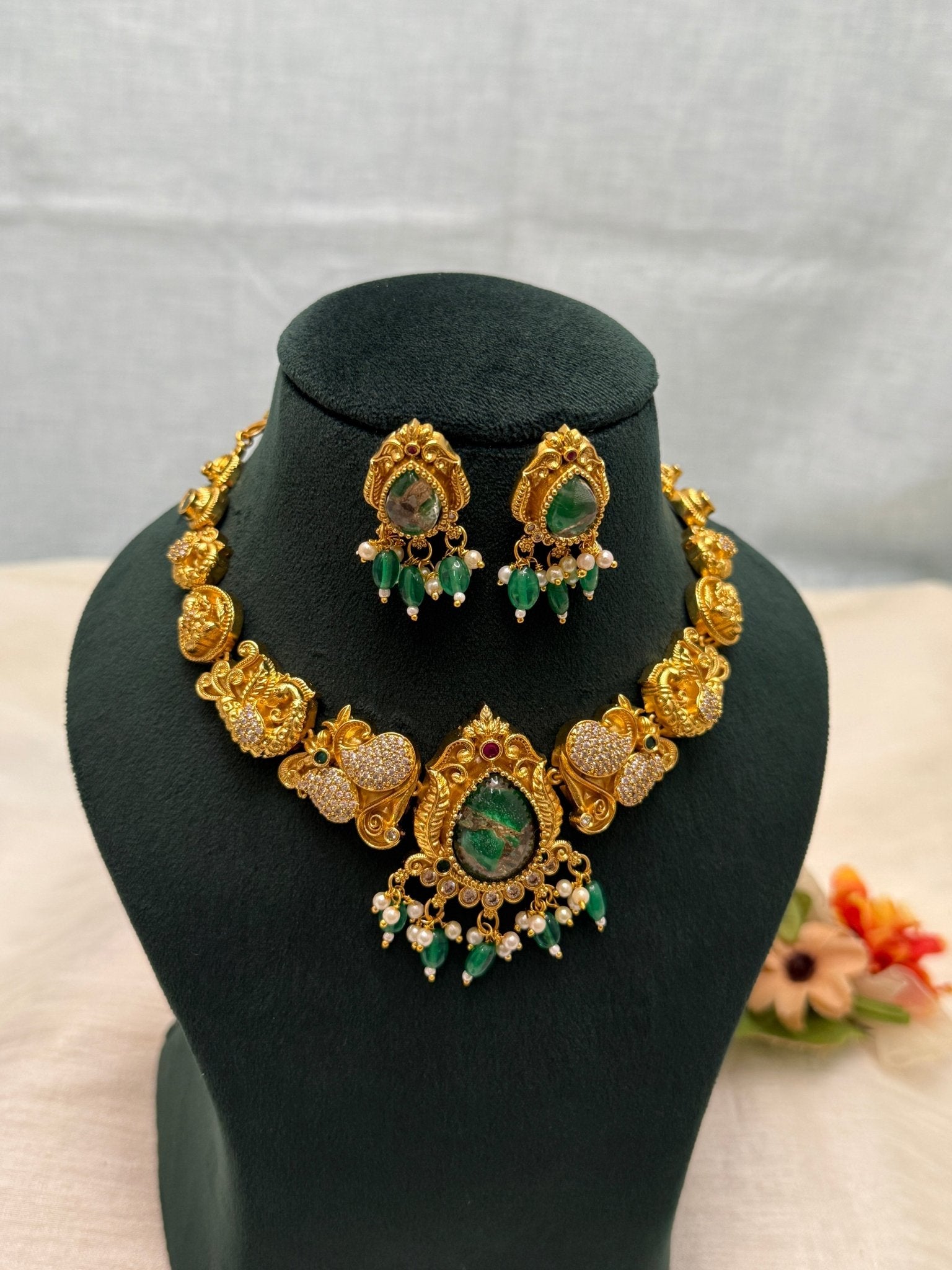 Luxurious Antique Necklace Set 633 - Mahilas