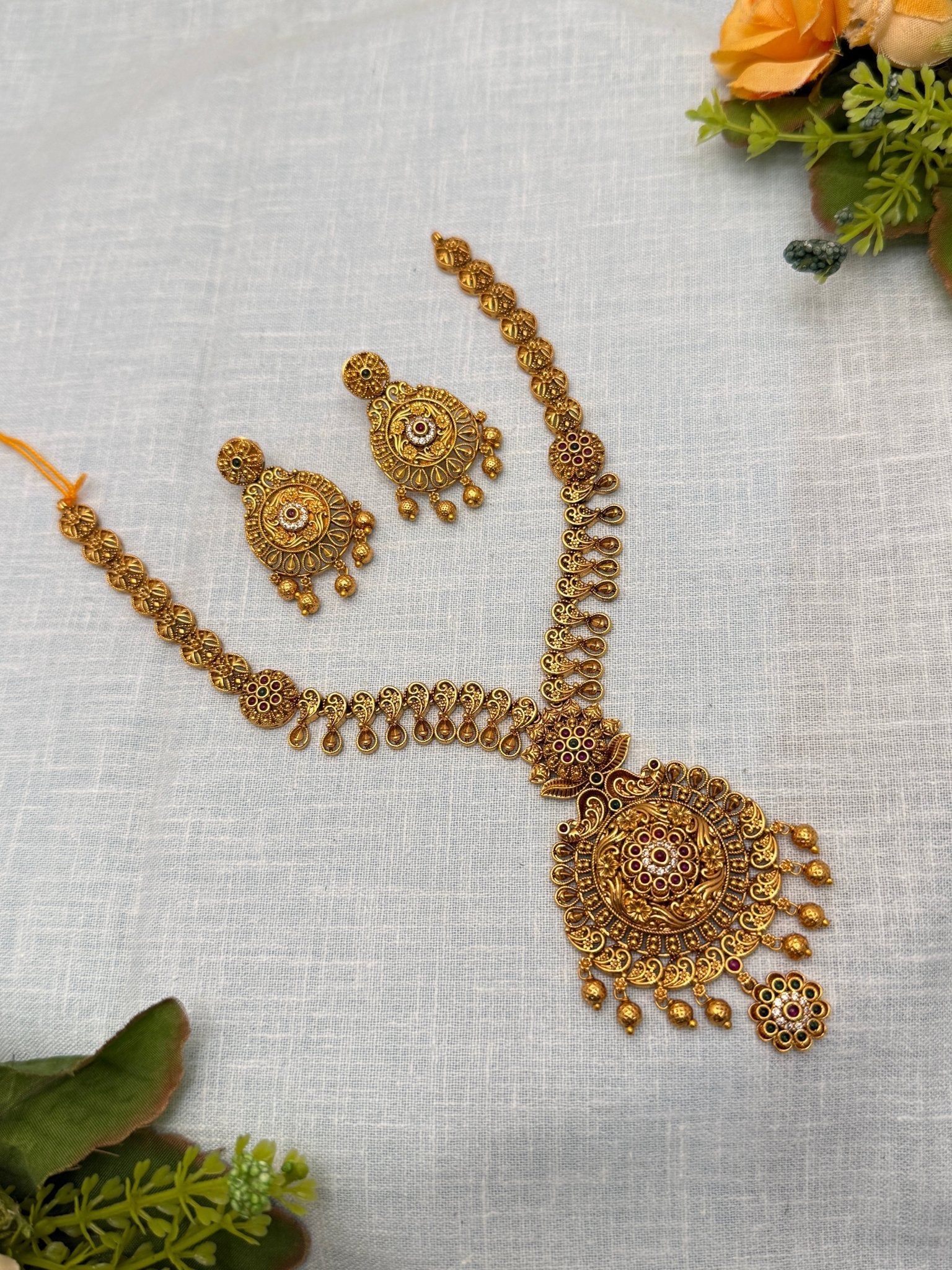 Luxurious Antique Necklace Set 690 - Mahilas