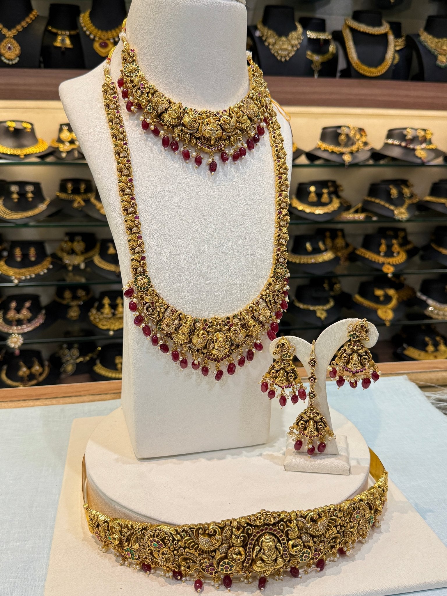 Luxurious Antique Necklace With Red Ruby Beads Set - Mahilas