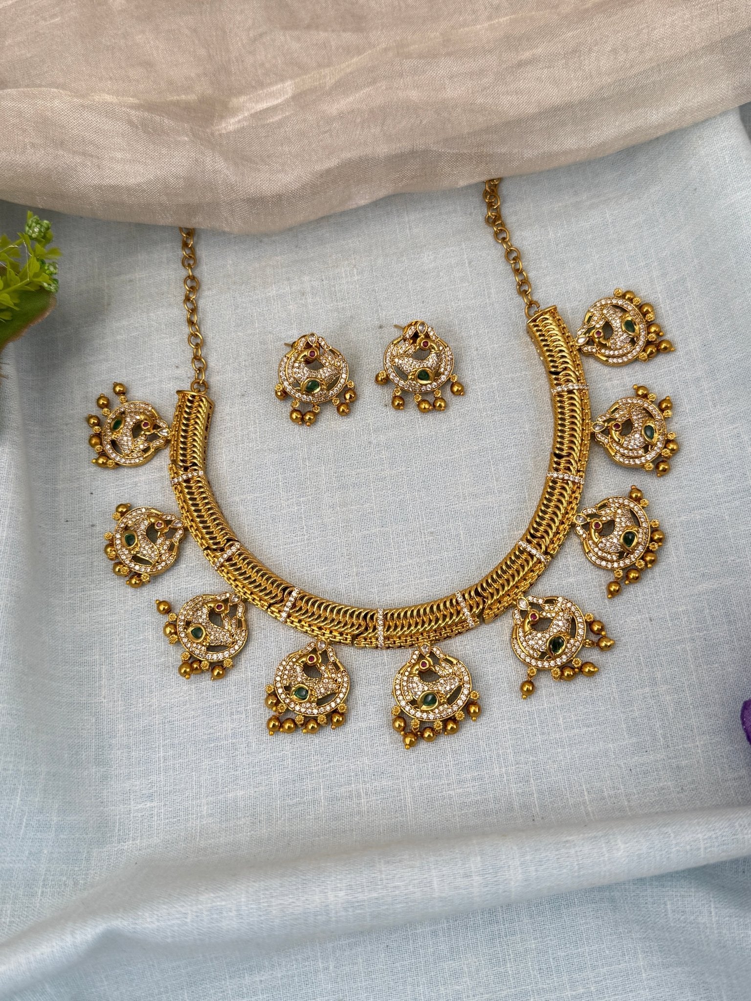 Luxurious Antique Peacock Hasli Style Short Necklace Set 0591 - Mahilas