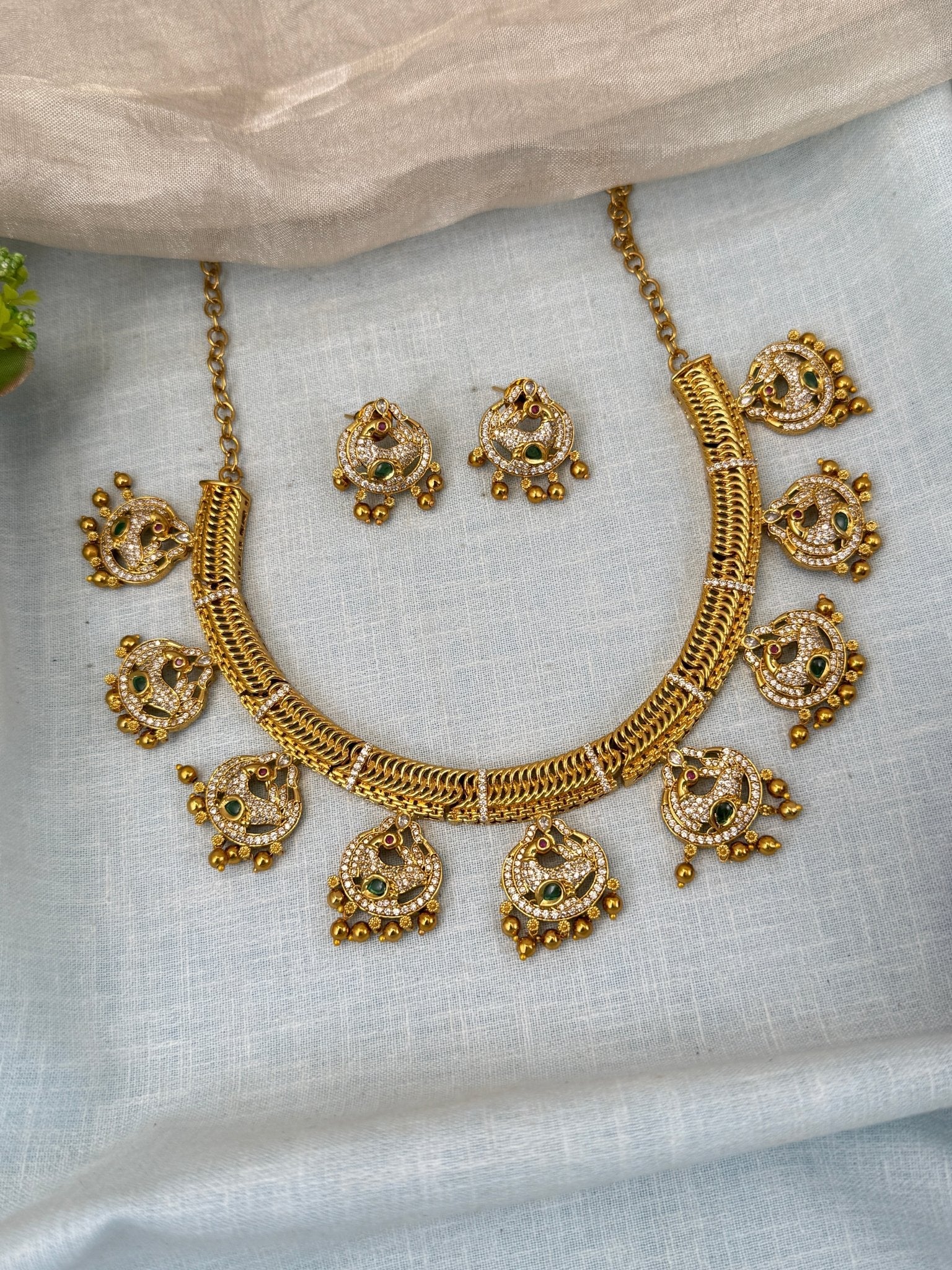 Luxurious Antique Peacock Hasli Style Short Necklace Set 0591 - Mahilas