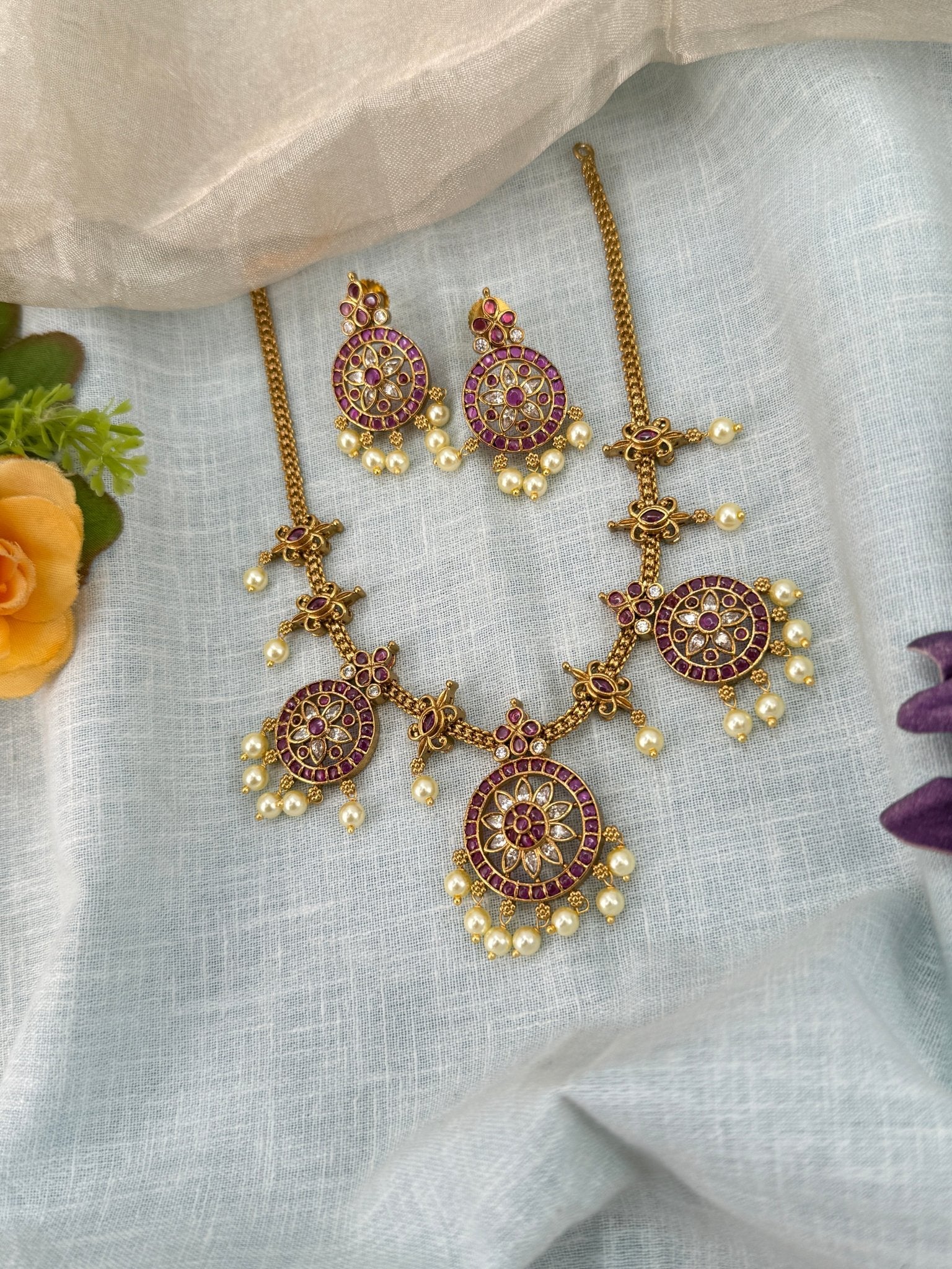 Luxurious Antique Pendant Short Necklace Set 0902 - Mahilas