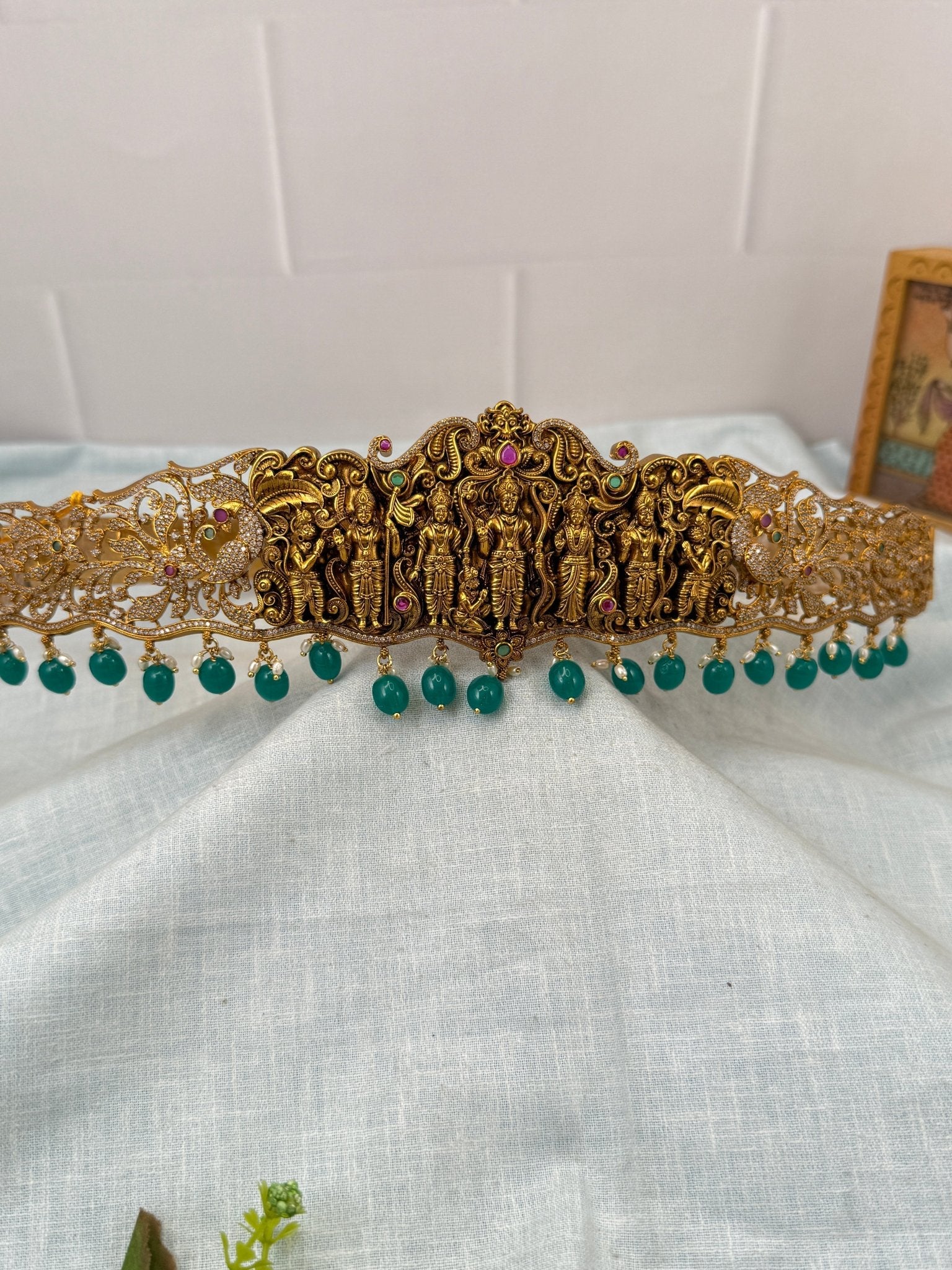 Luxurious Antique Ram Parivar Vaddanam Kamarbandh 7262 - Mahilas