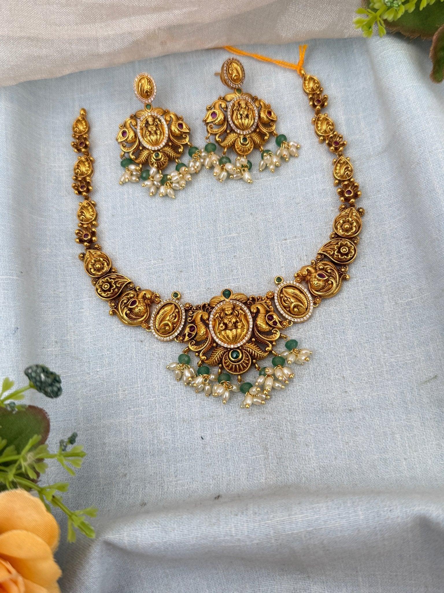 Luxurious Antique Short Lakshmi Necklace Set 0159 - Mahilas