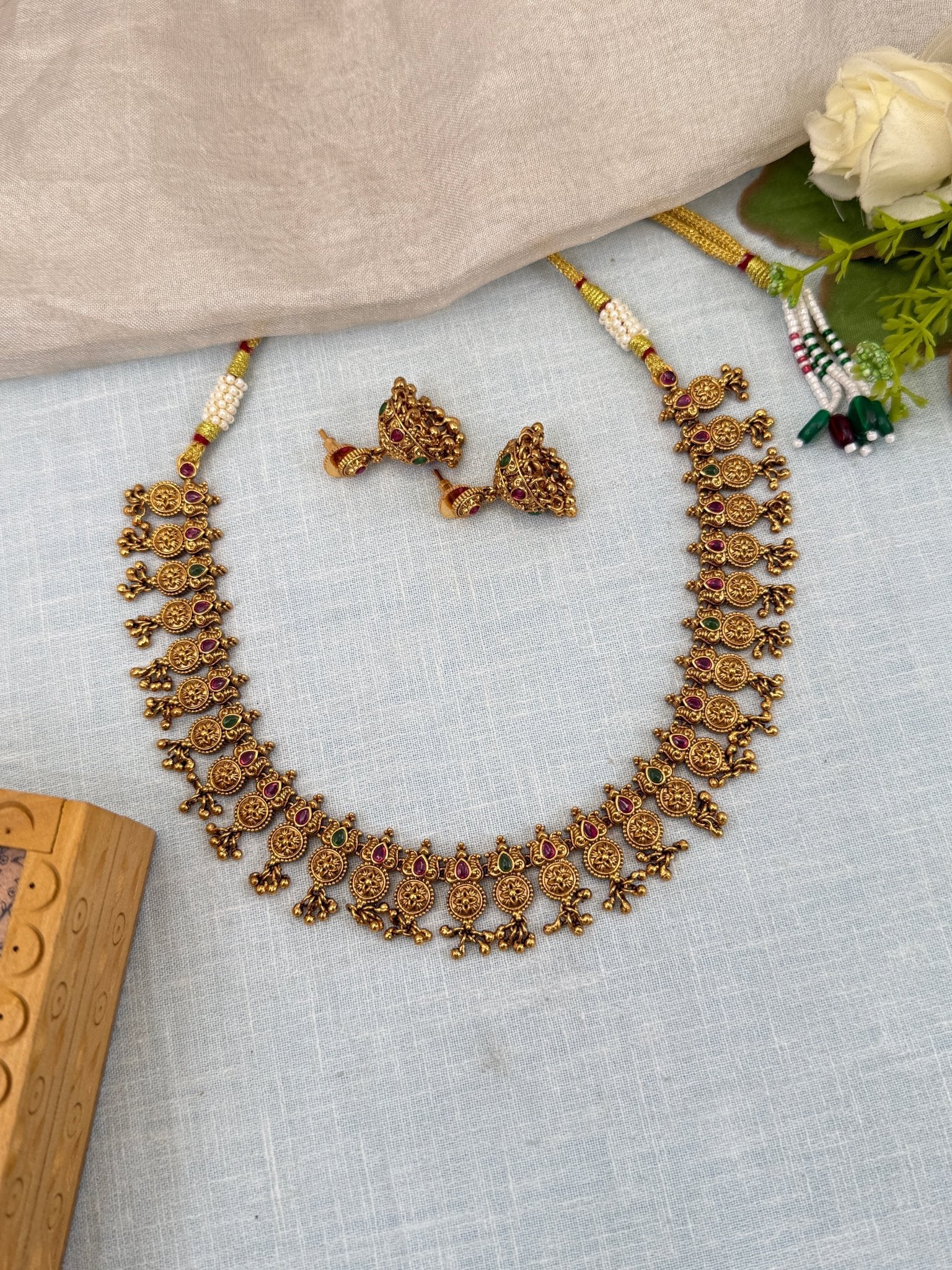 Luxurious Antique Short Necklace Set 0552 - Mahilas