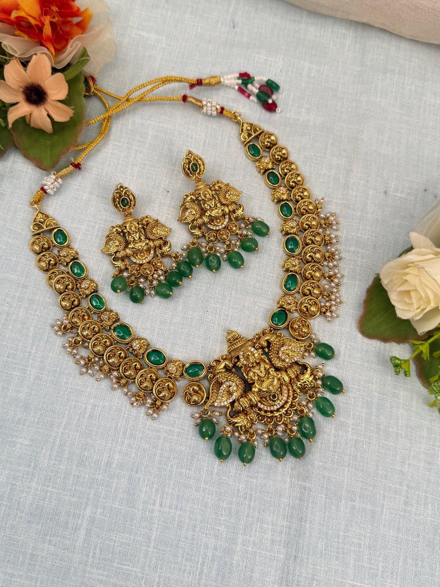 Luxurious Antique Short Necklace Set 810 - Mahilas
