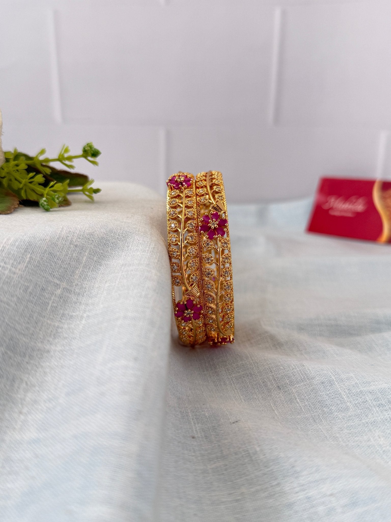 Luxurious Antique Stone Bangles 7215 - Mahilas