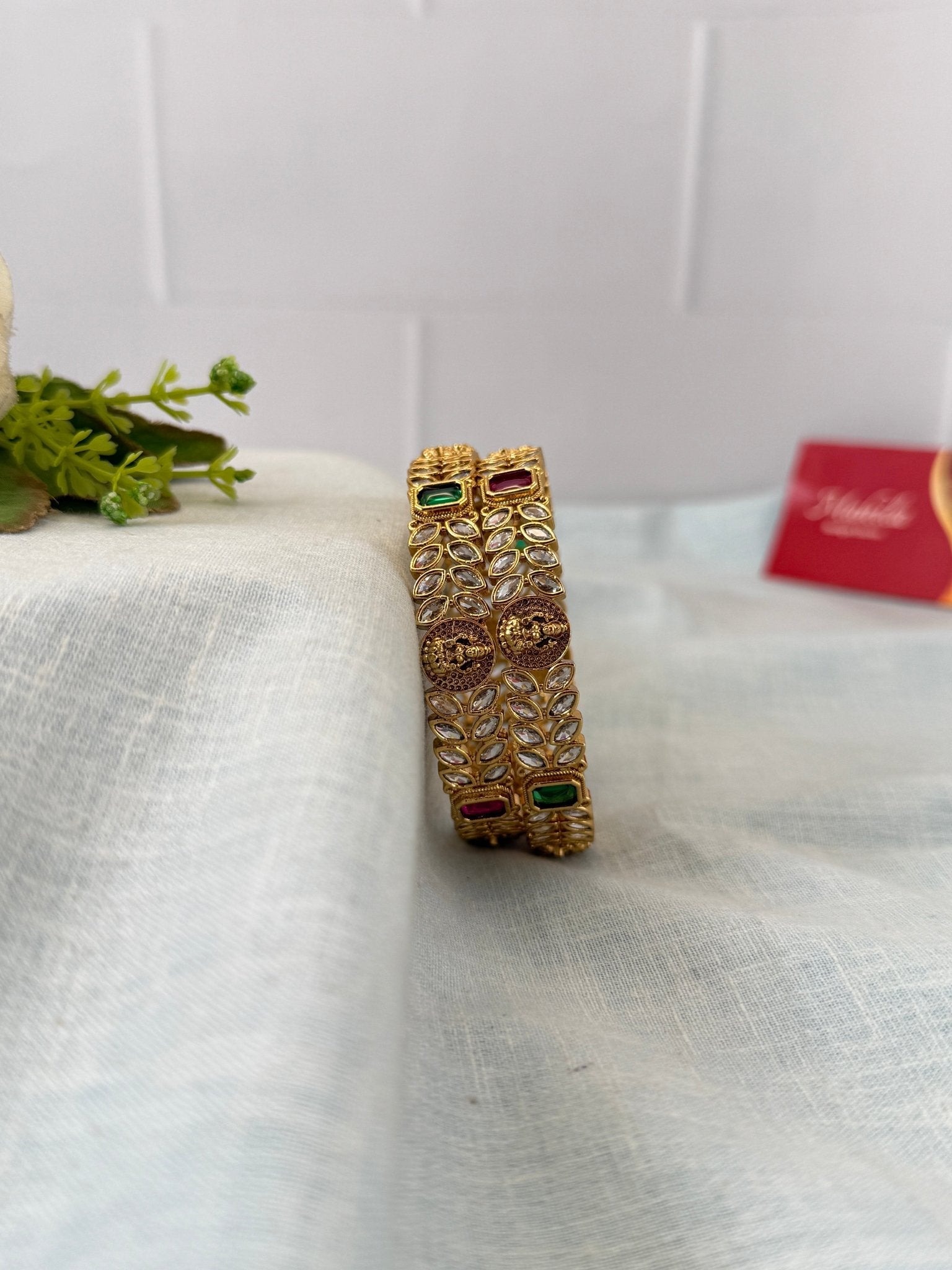 Luxurious Antique Stone Bangles 7217 - Mahilas