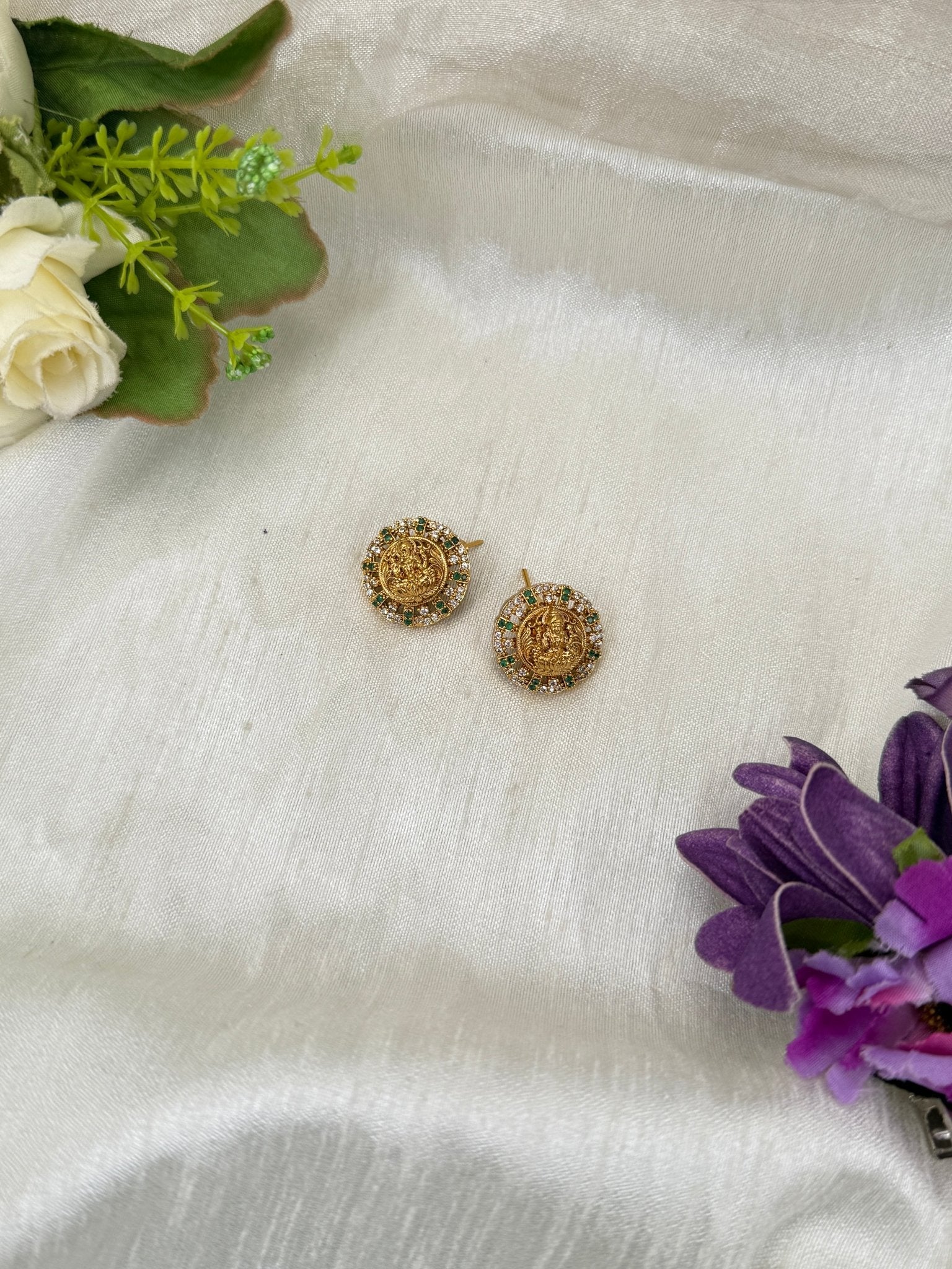 Luxurious Antique Stud Earrings 0836 - Mahilas