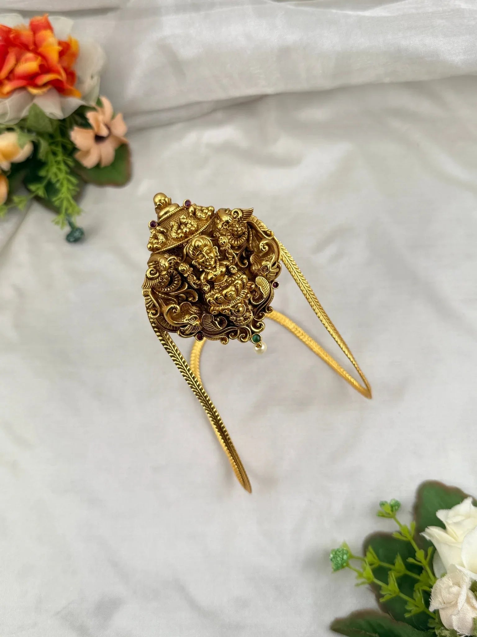 Luxurious Antique Vanki Bajubandh 4104 - Mahilas