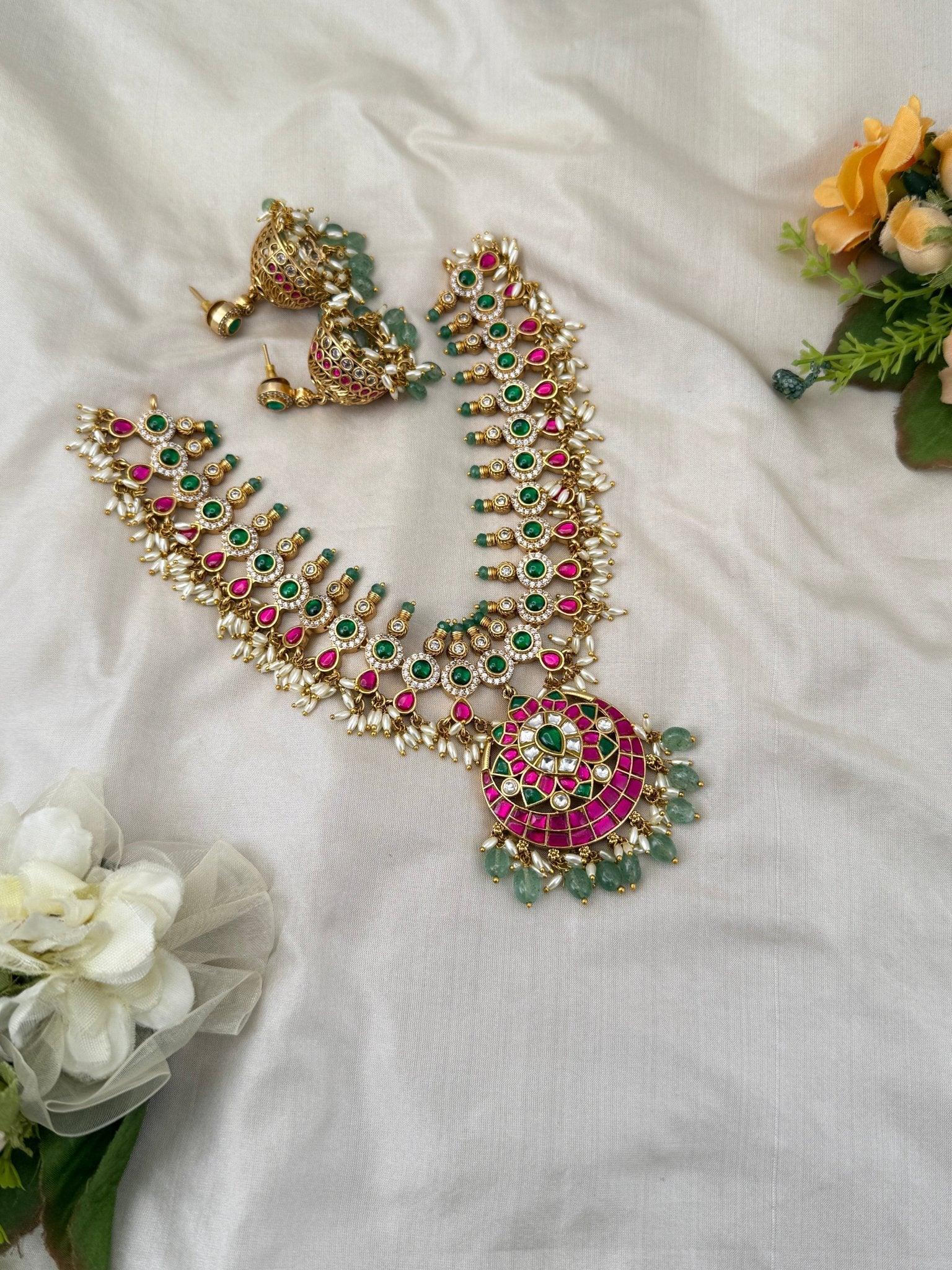 Luxurious Beautiful Jadau Kundan Short Necklace Set 536 - Mahilas