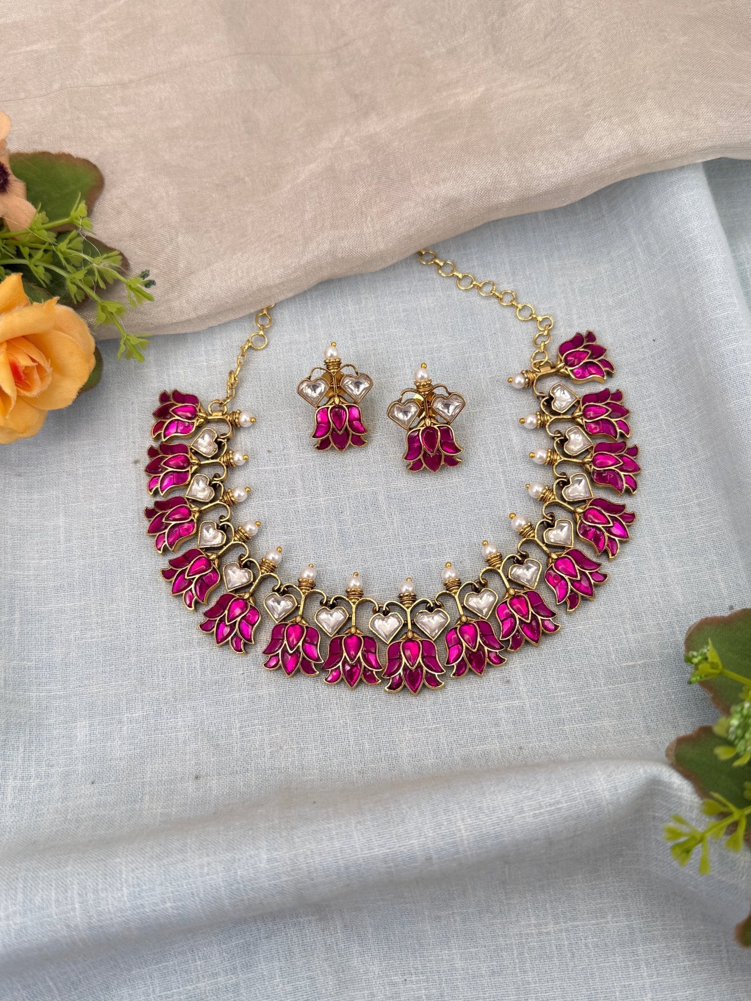 Luxurious Flowy Jadau Kundan Lotus Short Necklace Set 612 - Mahilas
