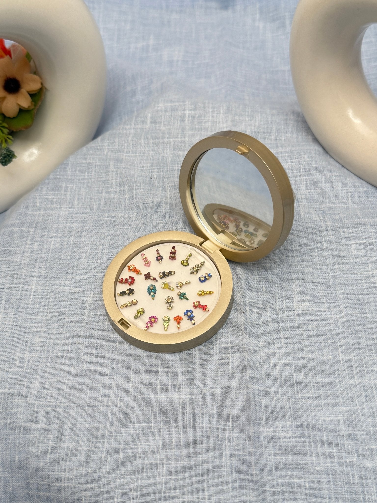 Luxurious Grand Bindi Box 121 - Mahilas