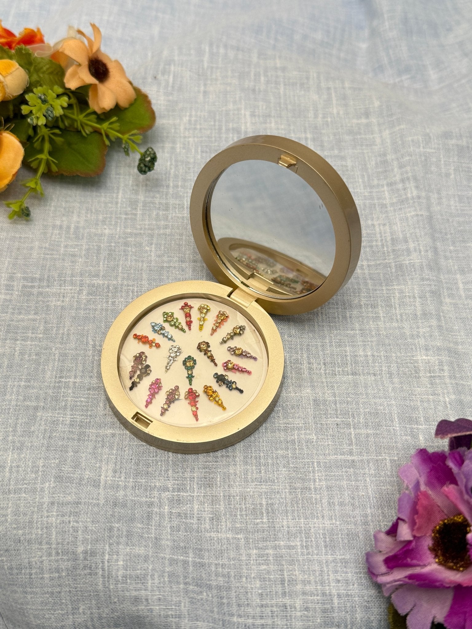 Luxurious Grand Bindi Box 124 - Mahilas