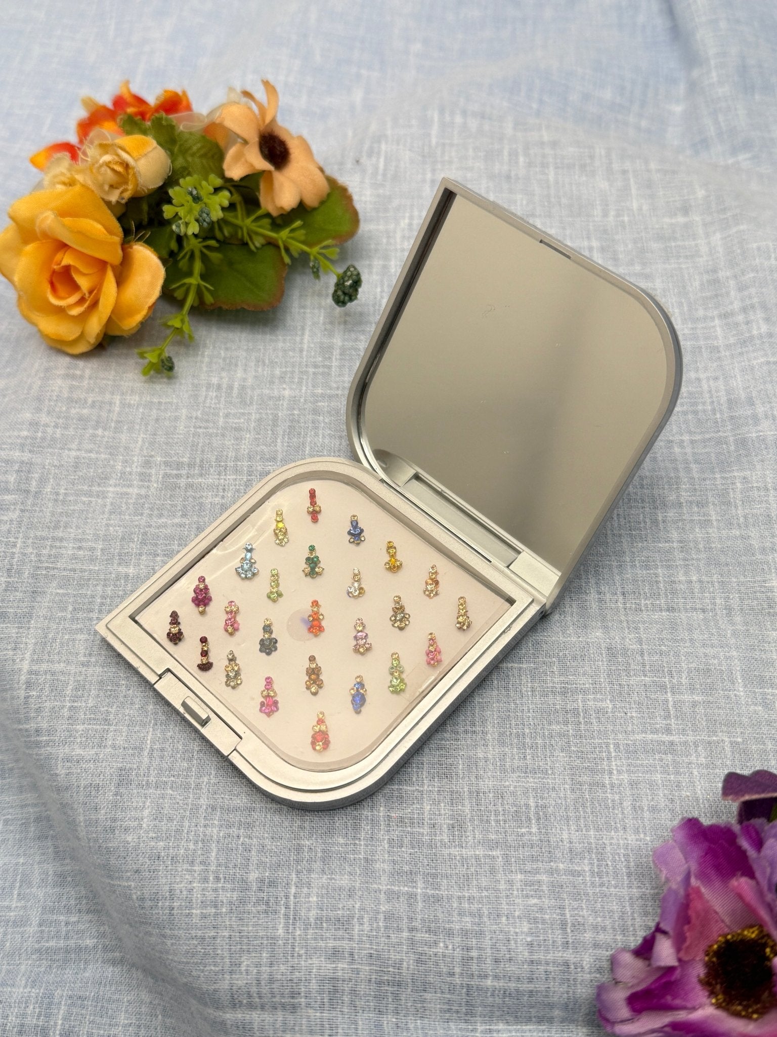 Luxurious Grand Bindi Box 137 - Mahilas