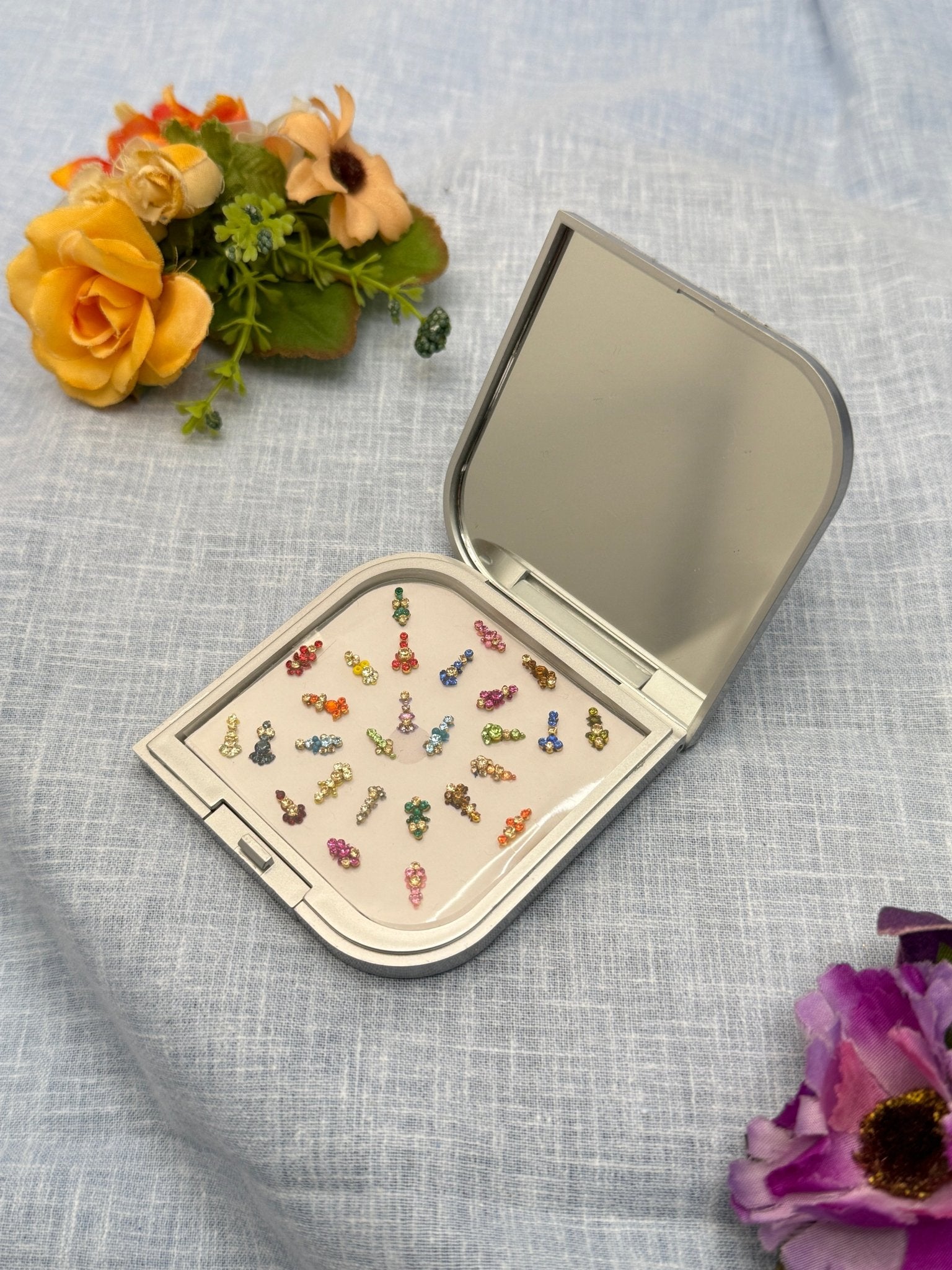 Luxurious Grand Bindi Box 146 - Mahilas